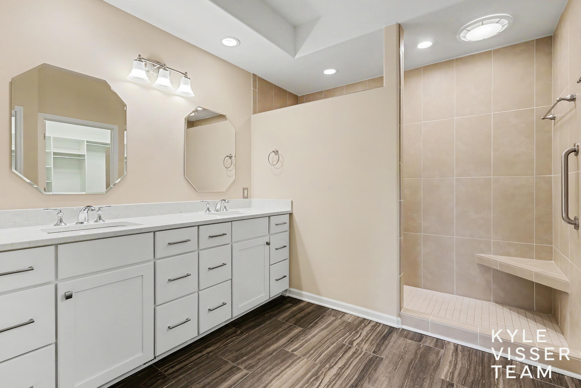 3935 Crystal Waters Lane NE Grand Rapids MI 49525