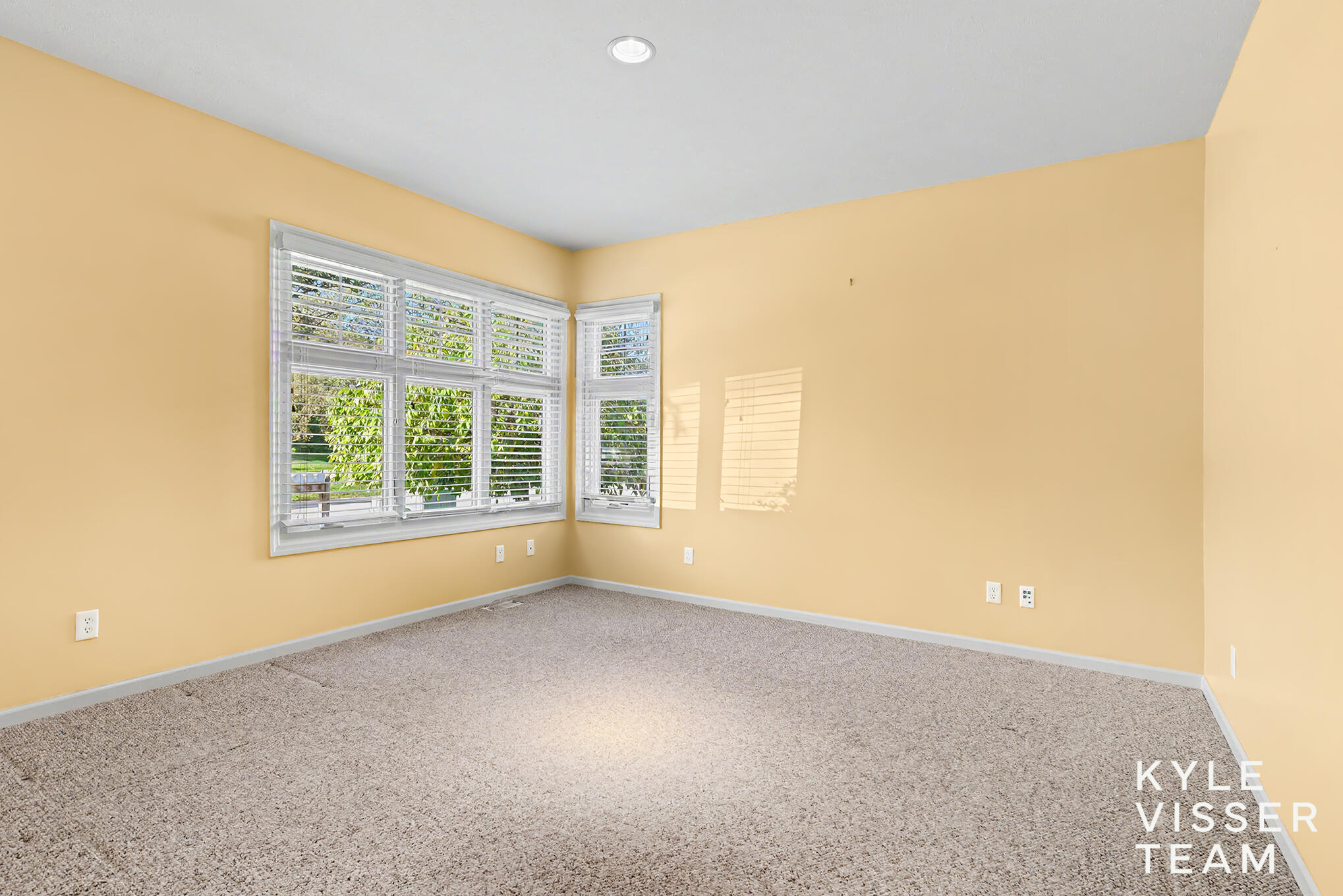 3935 Crystal Waters Lane NE Grand Rapids MI 49525