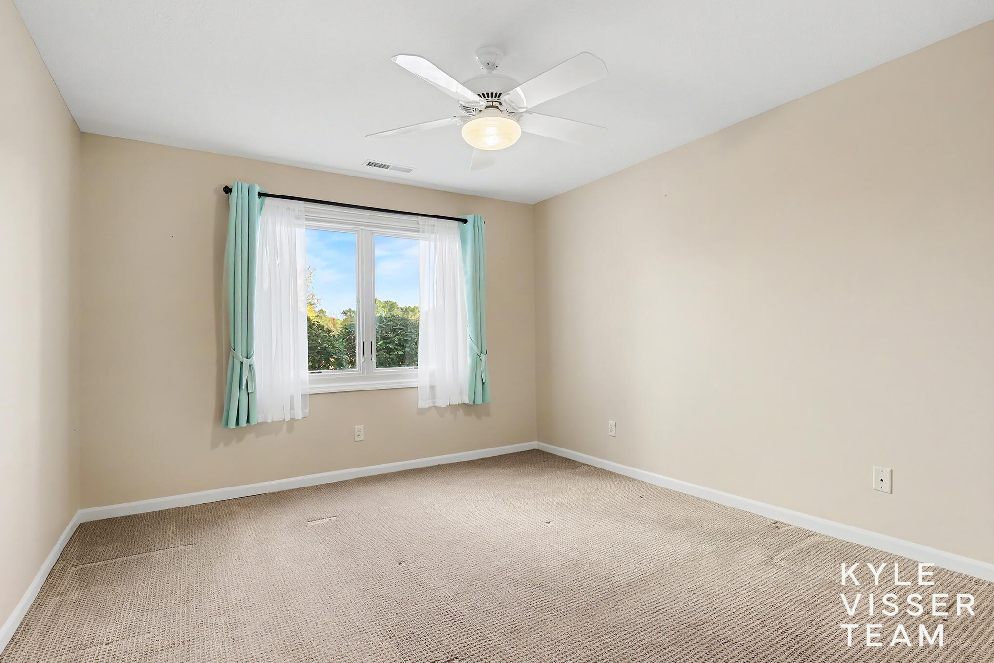 3935 Crystal Waters Lane NE Grand Rapids MI 49525