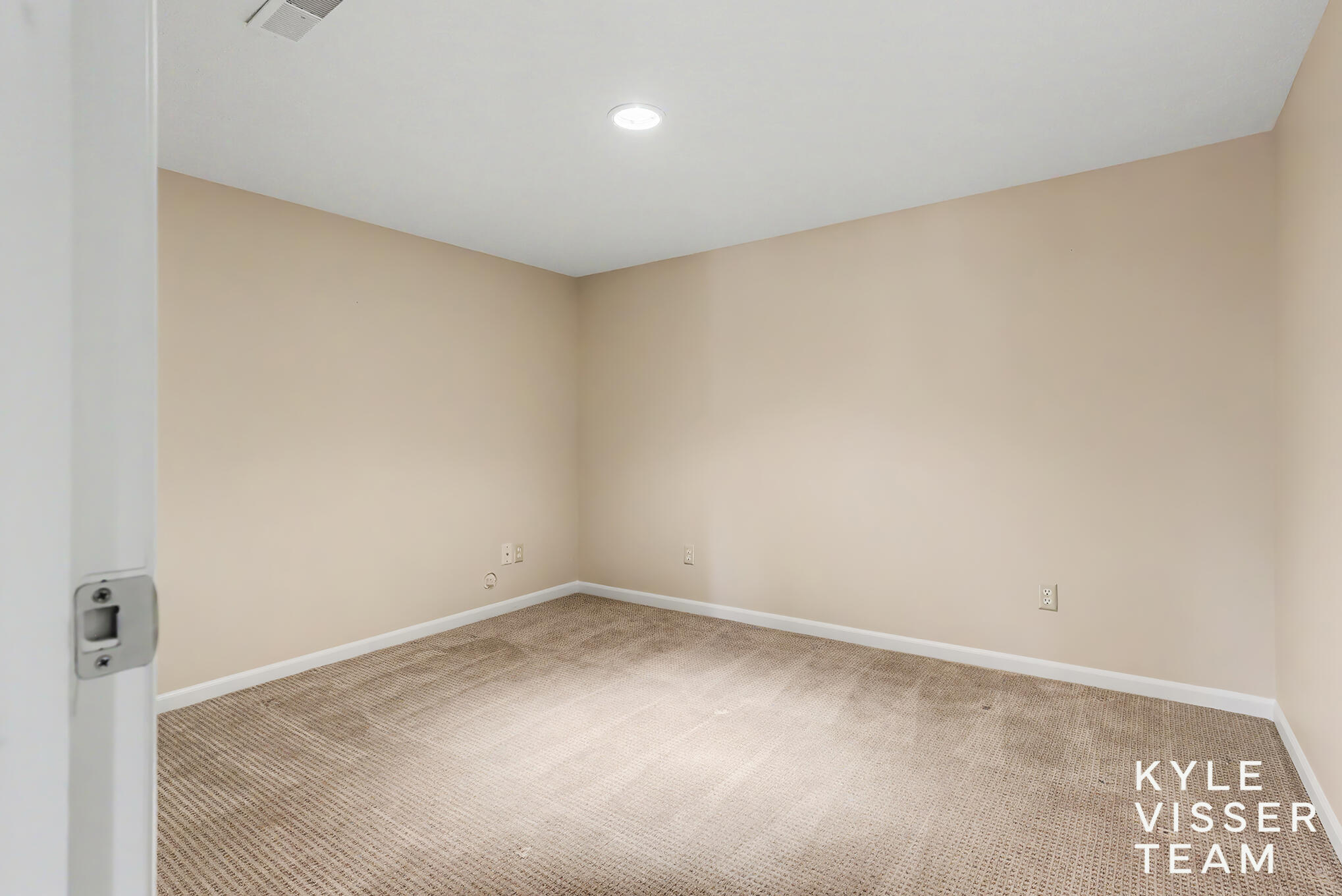3935 Crystal Waters Lane NE Grand Rapids MI 49525