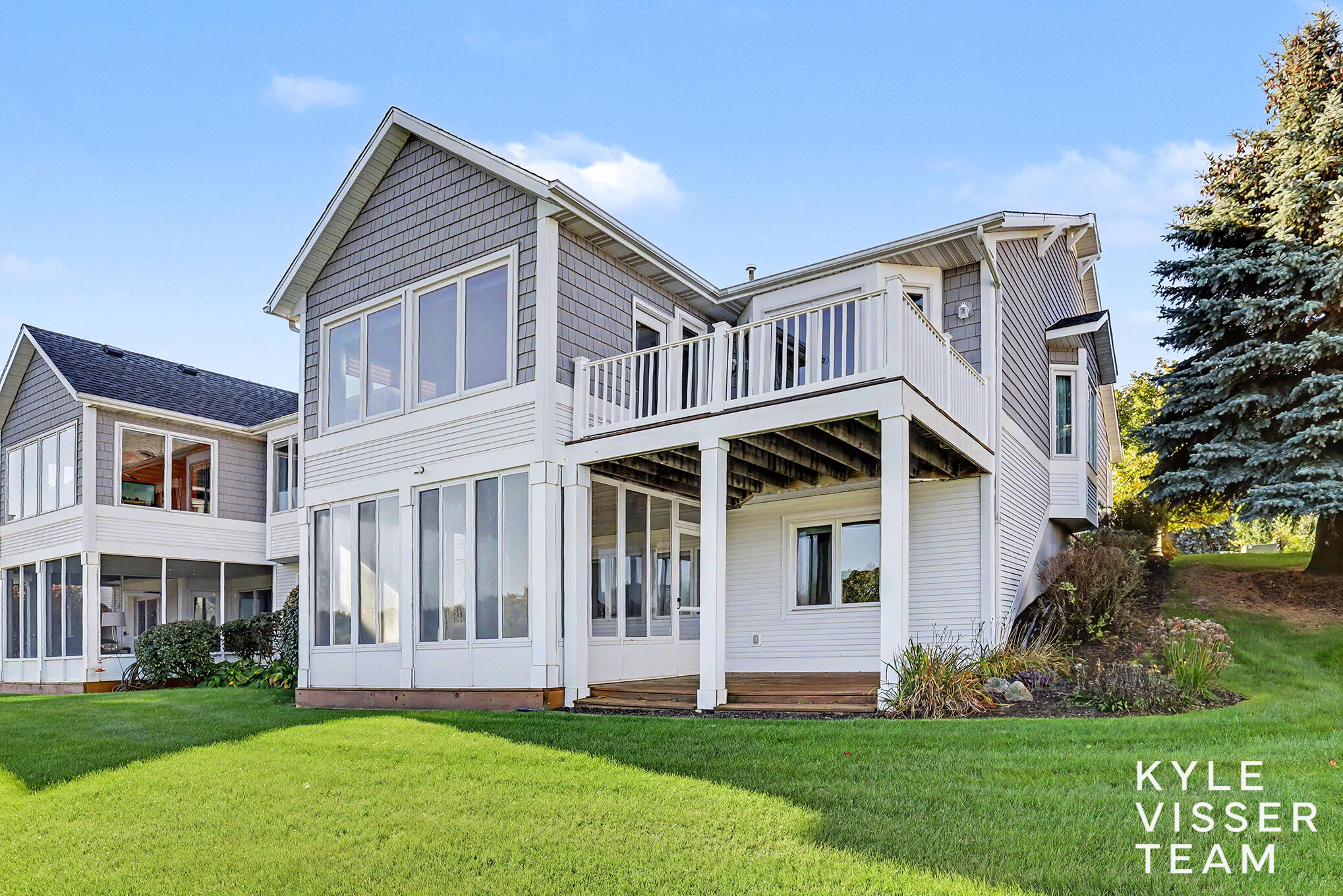 3935 Crystal Waters Lane NE Grand Rapids MI 49525