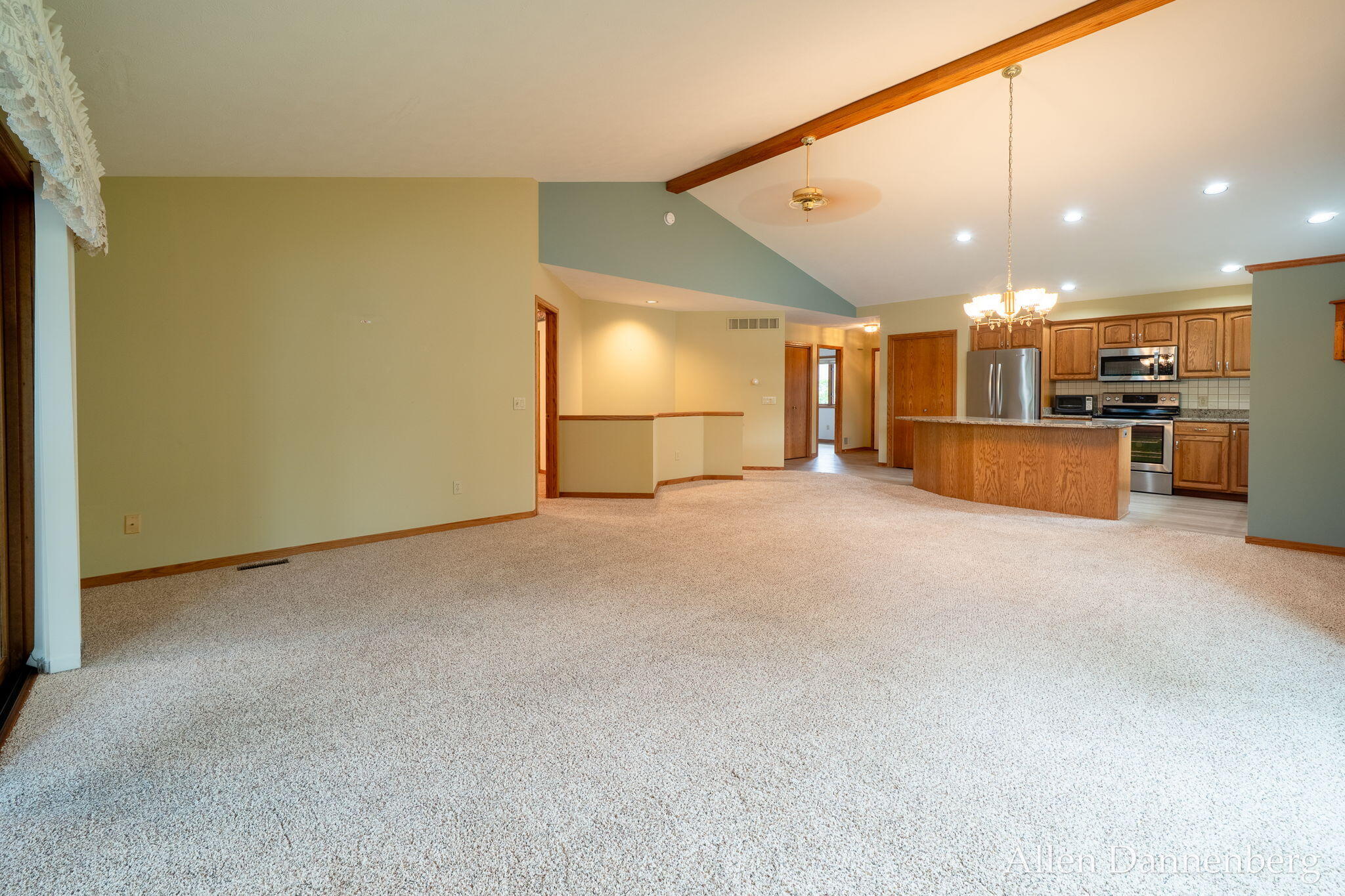 1946 Lakeview Drive Zeeland MI 49464