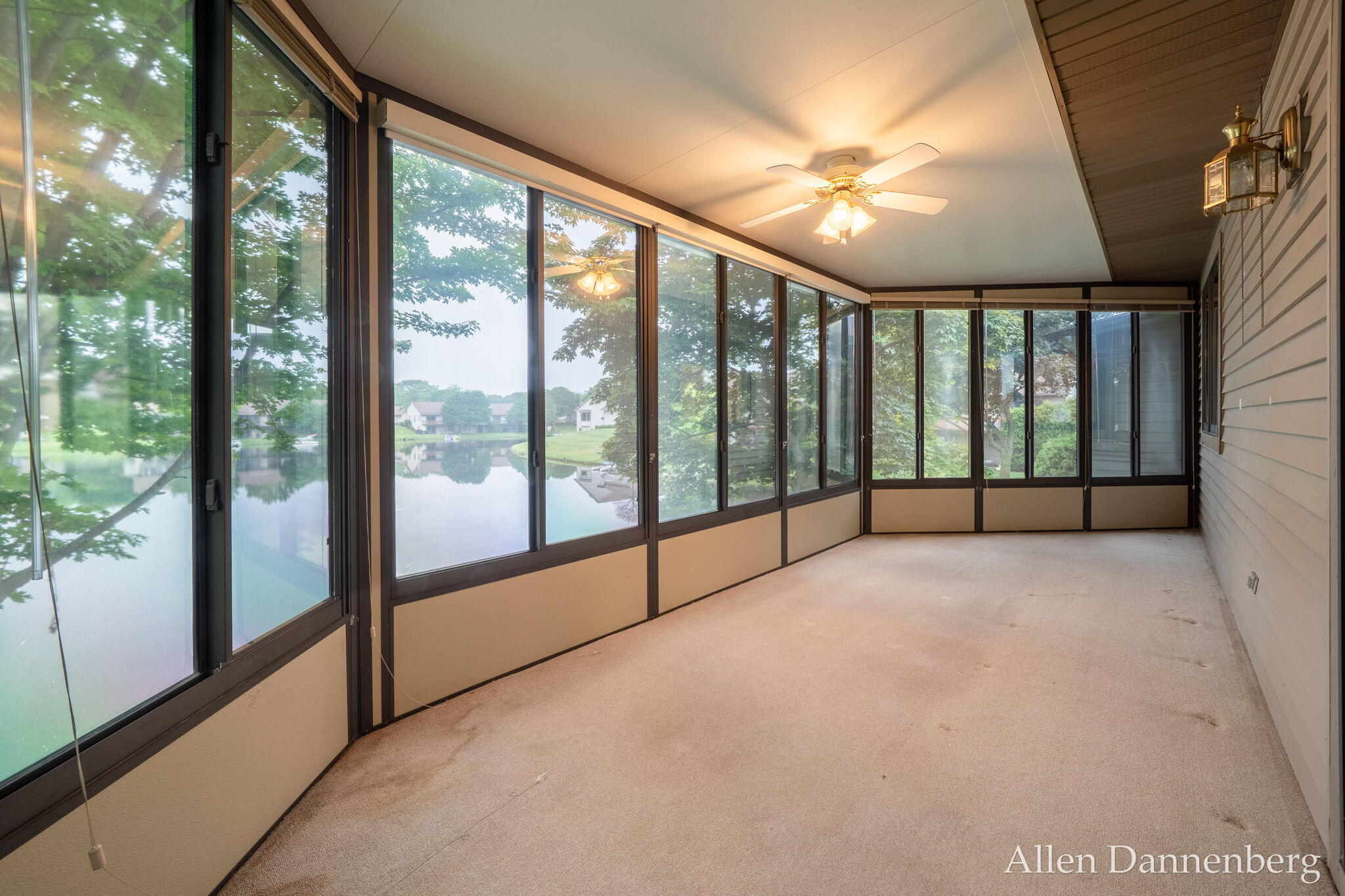 1946 Lakeview Drive Zeeland MI 49464