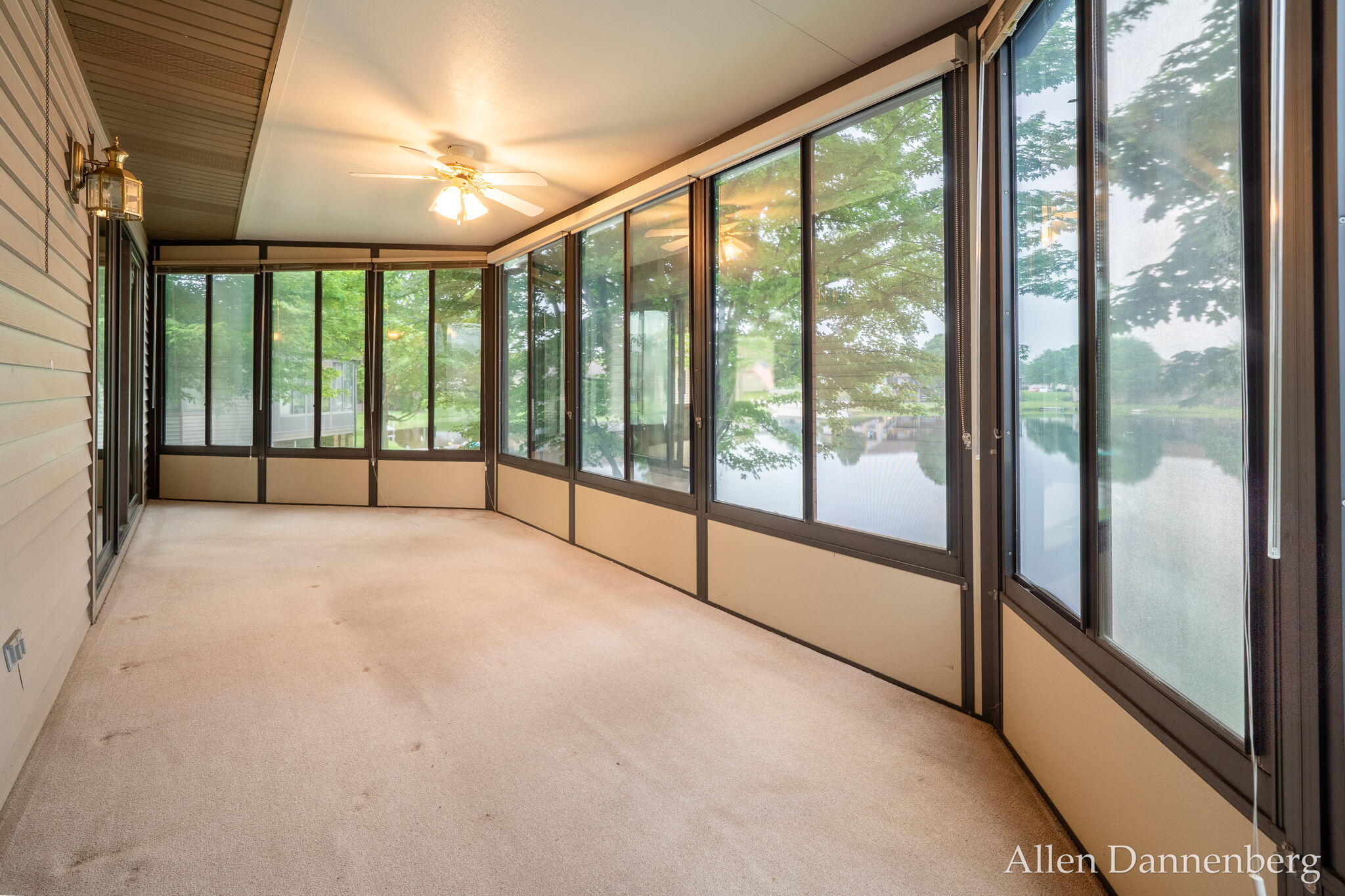 1946 Lakeview Drive Zeeland MI 49464