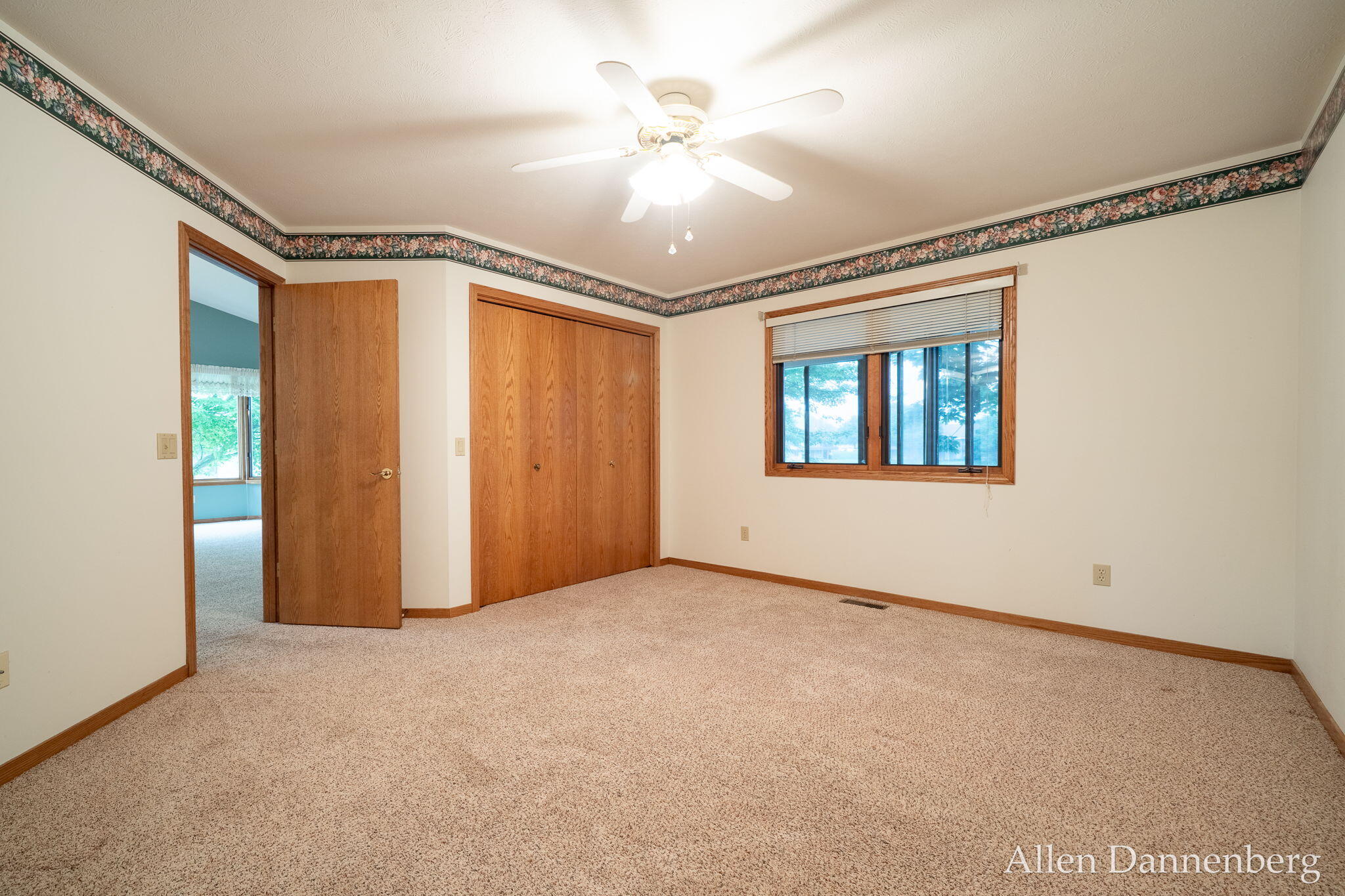 1946 Lakeview Drive Zeeland MI 49464