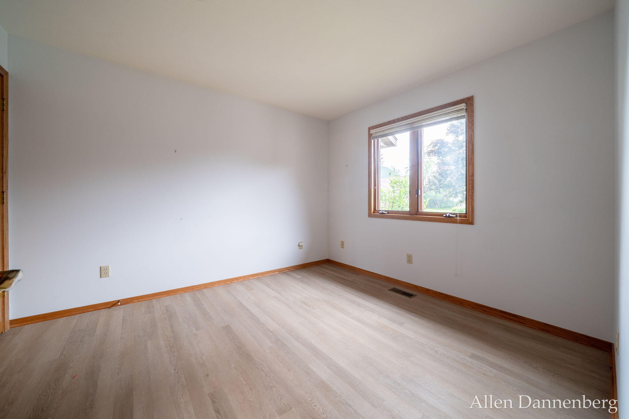 1946 Lakeview Drive Zeeland MI 49464