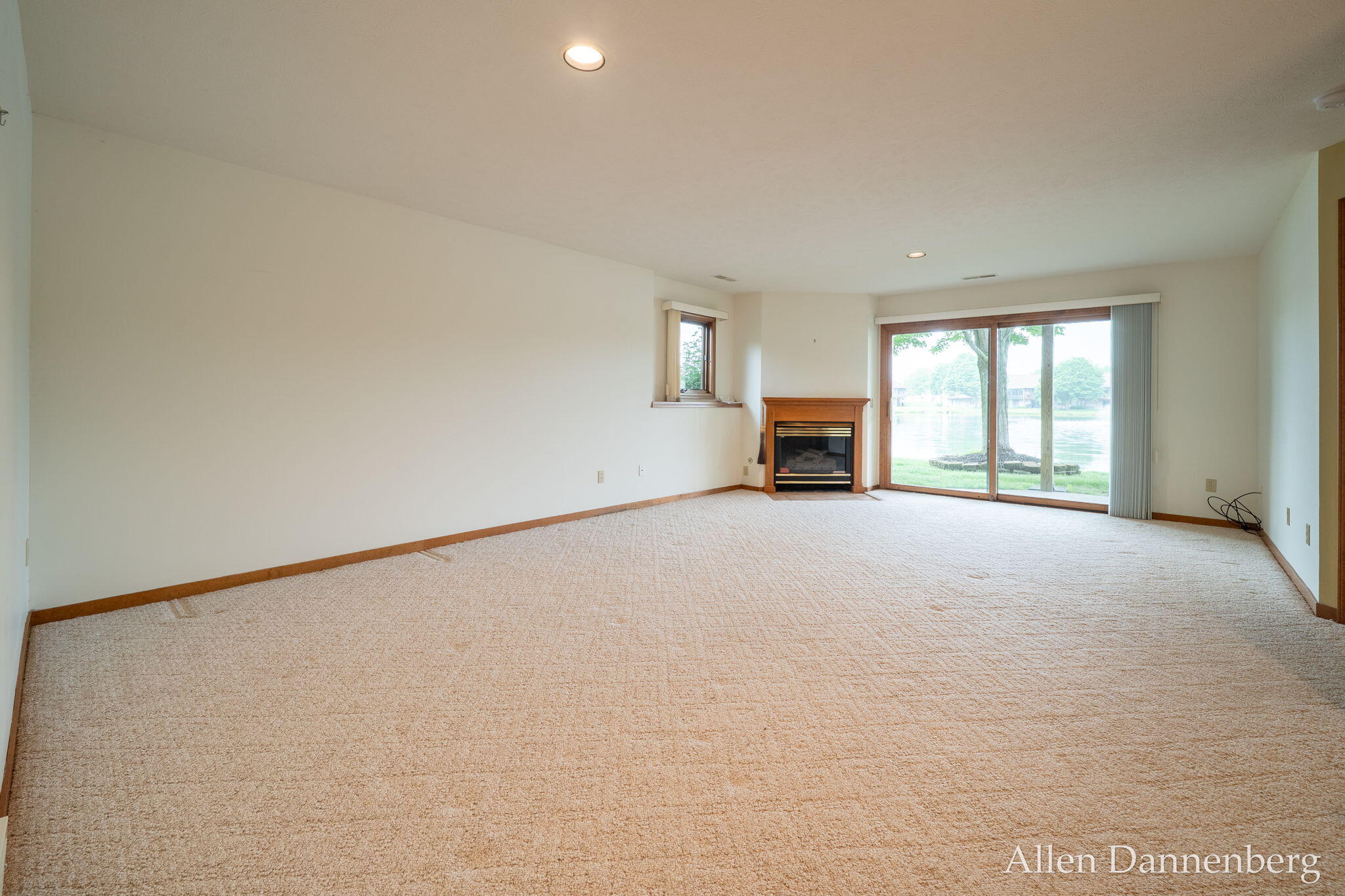 1946 Lakeview Drive Zeeland MI 49464