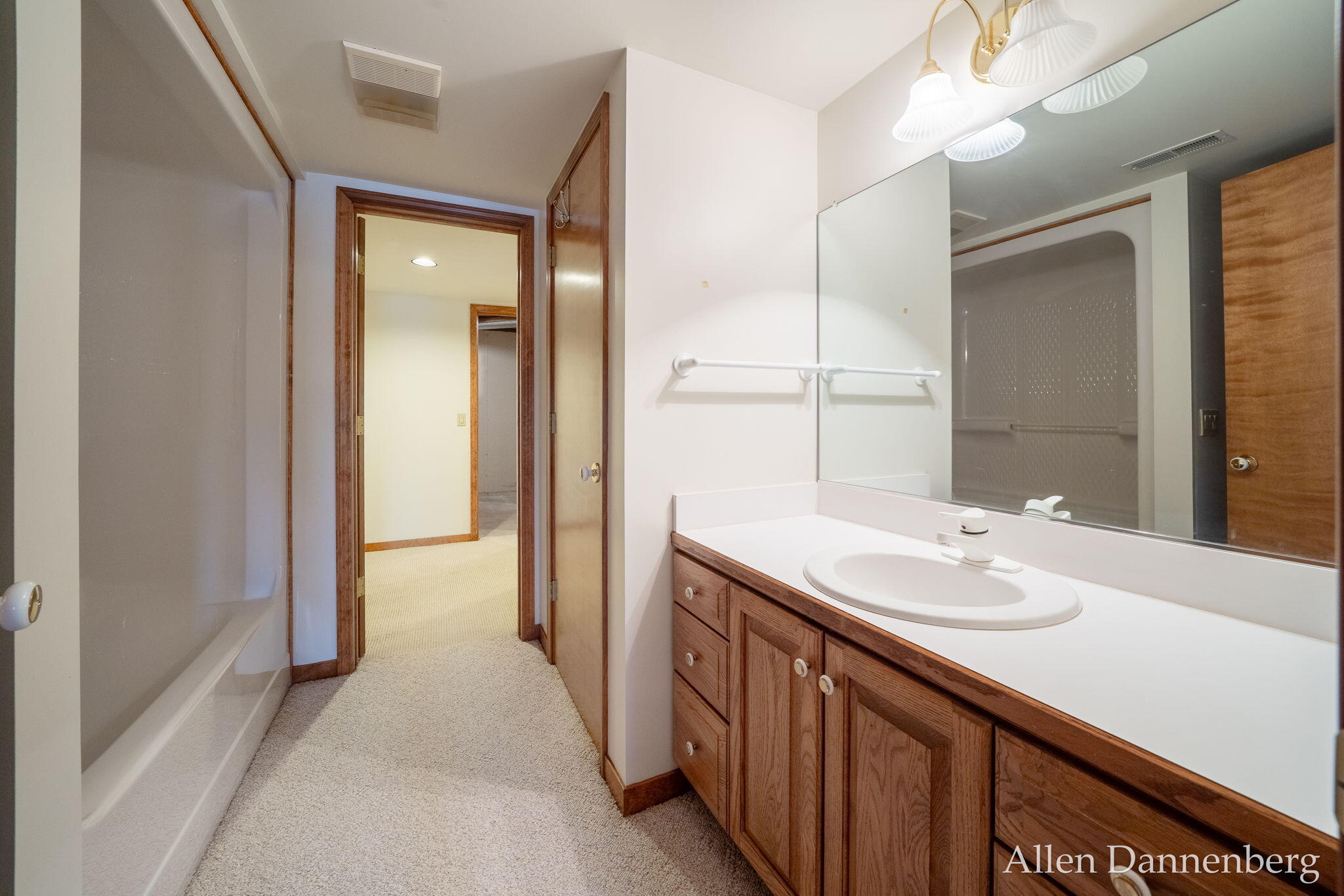 1946 Lakeview Drive Zeeland MI 49464