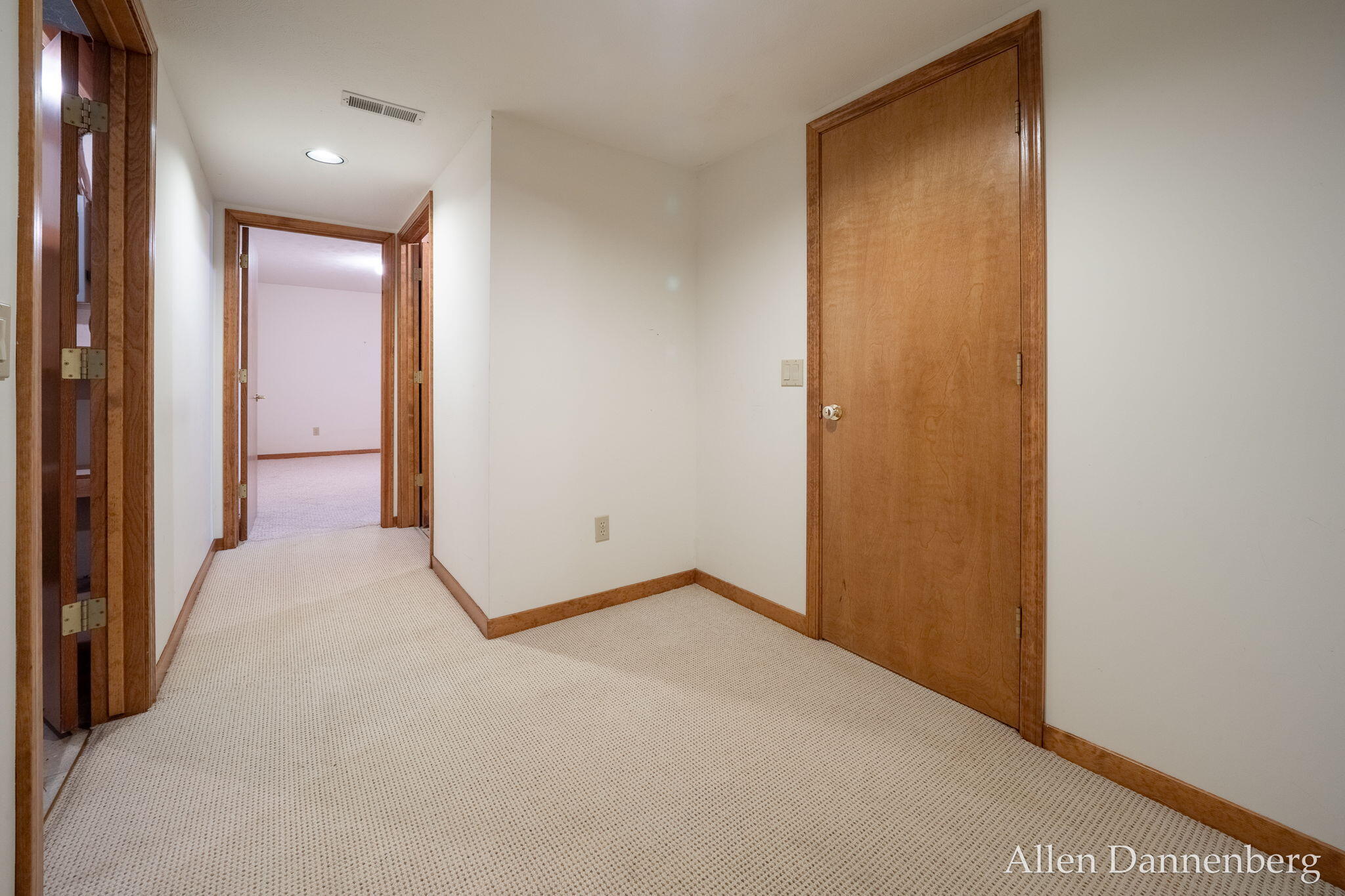 1946 Lakeview Drive Zeeland MI 49464