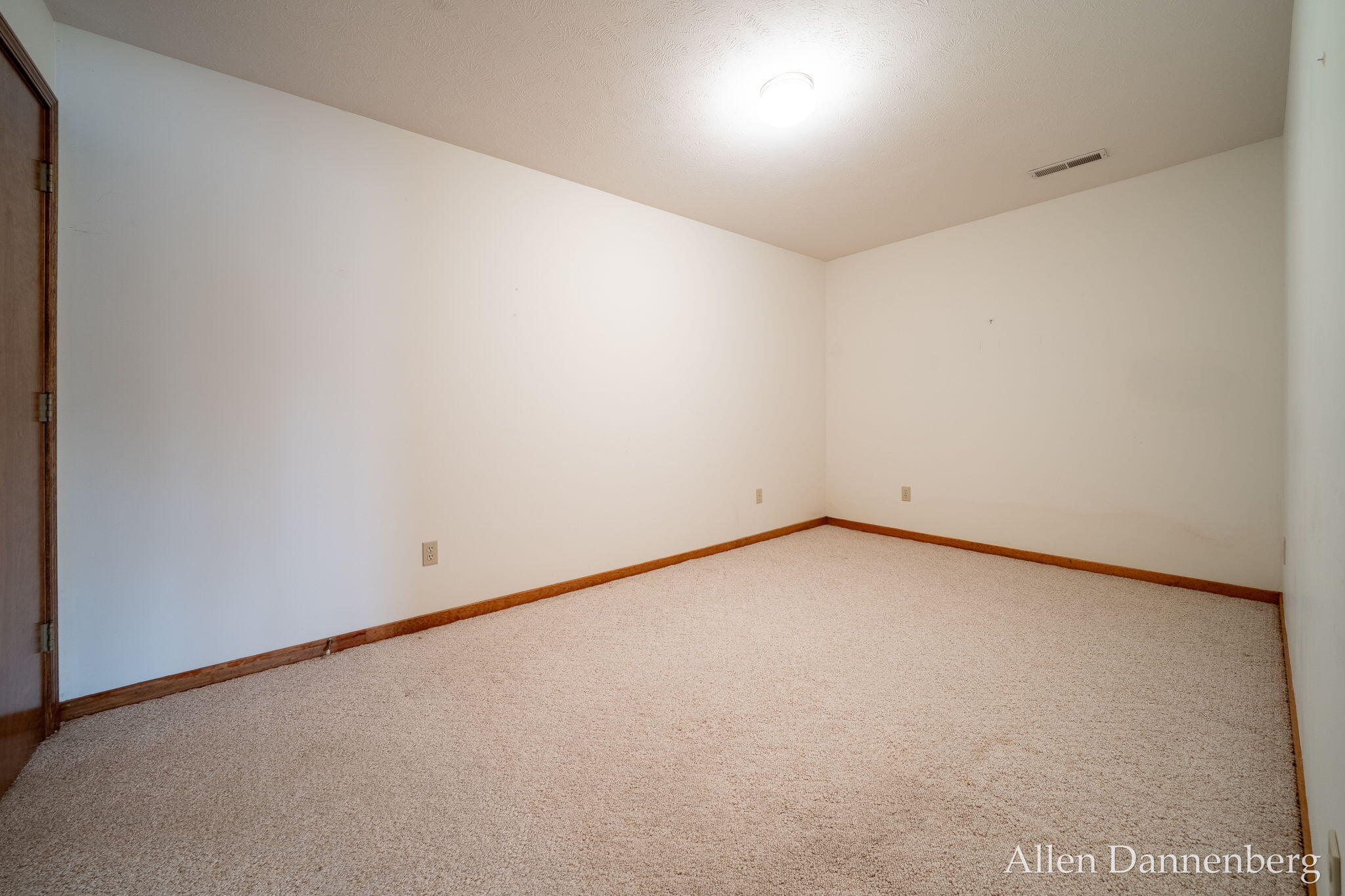 1946 Lakeview Drive Zeeland MI 49464