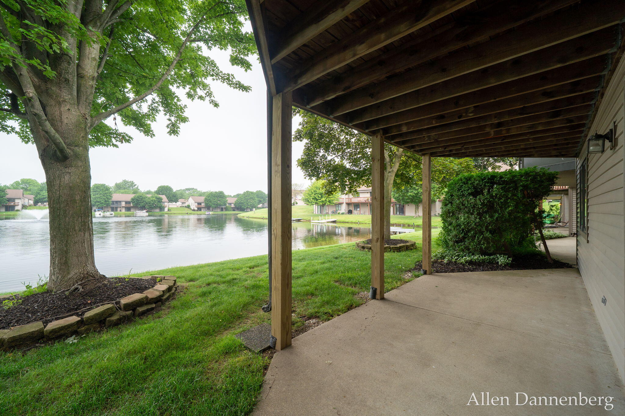 1946 Lakeview Drive Zeeland MI 49464