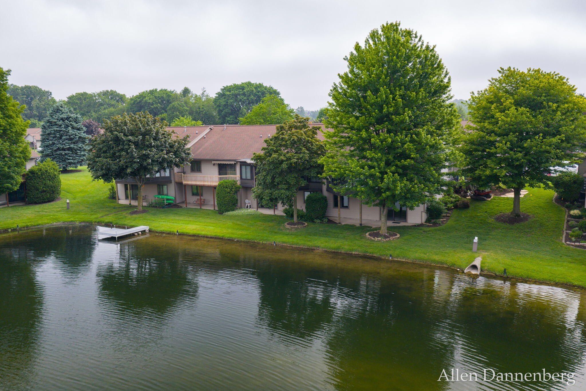 1946 Lakeview Drive Zeeland MI 49464
