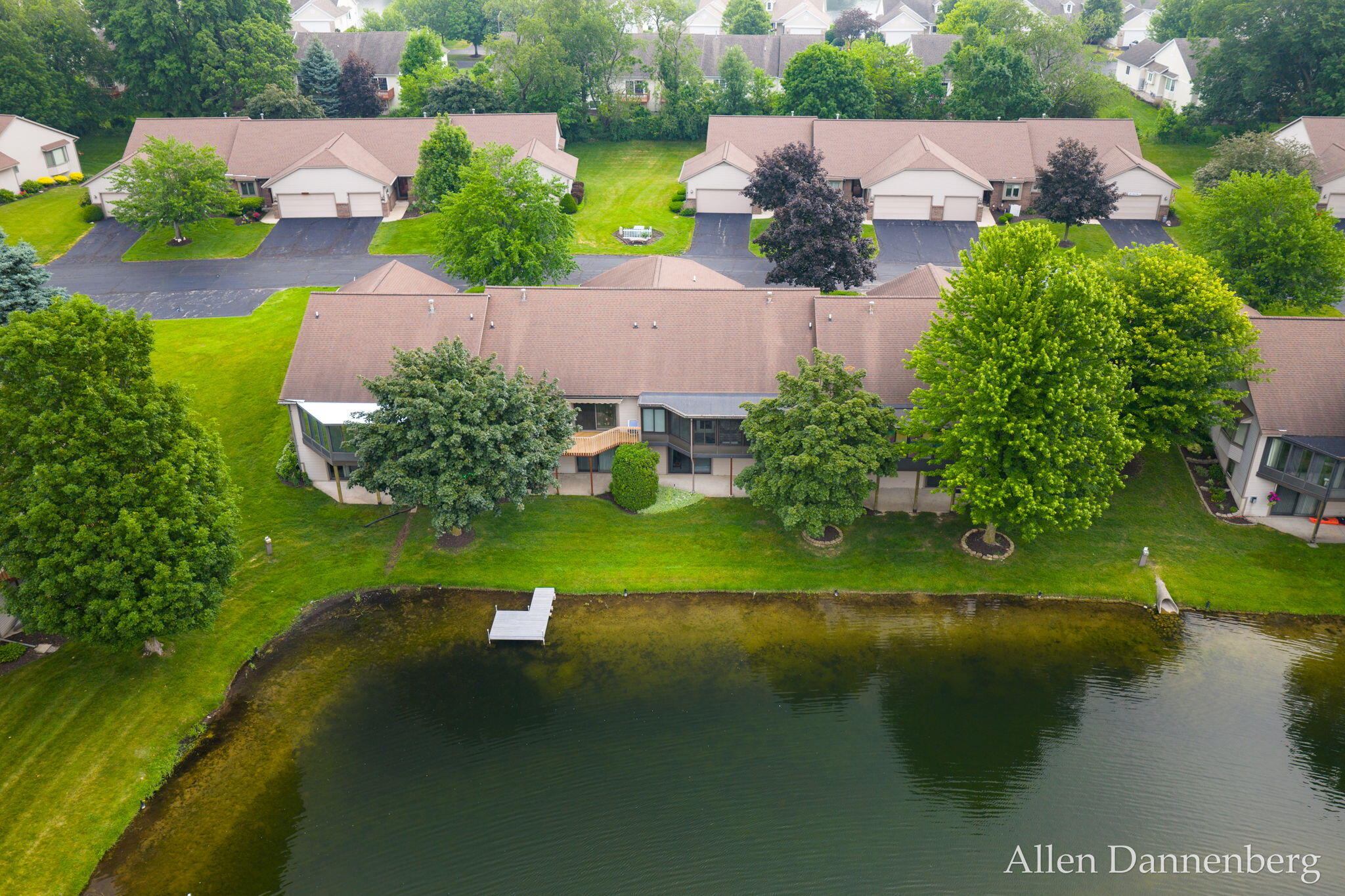 1946 Lakeview Drive Zeeland MI 49464