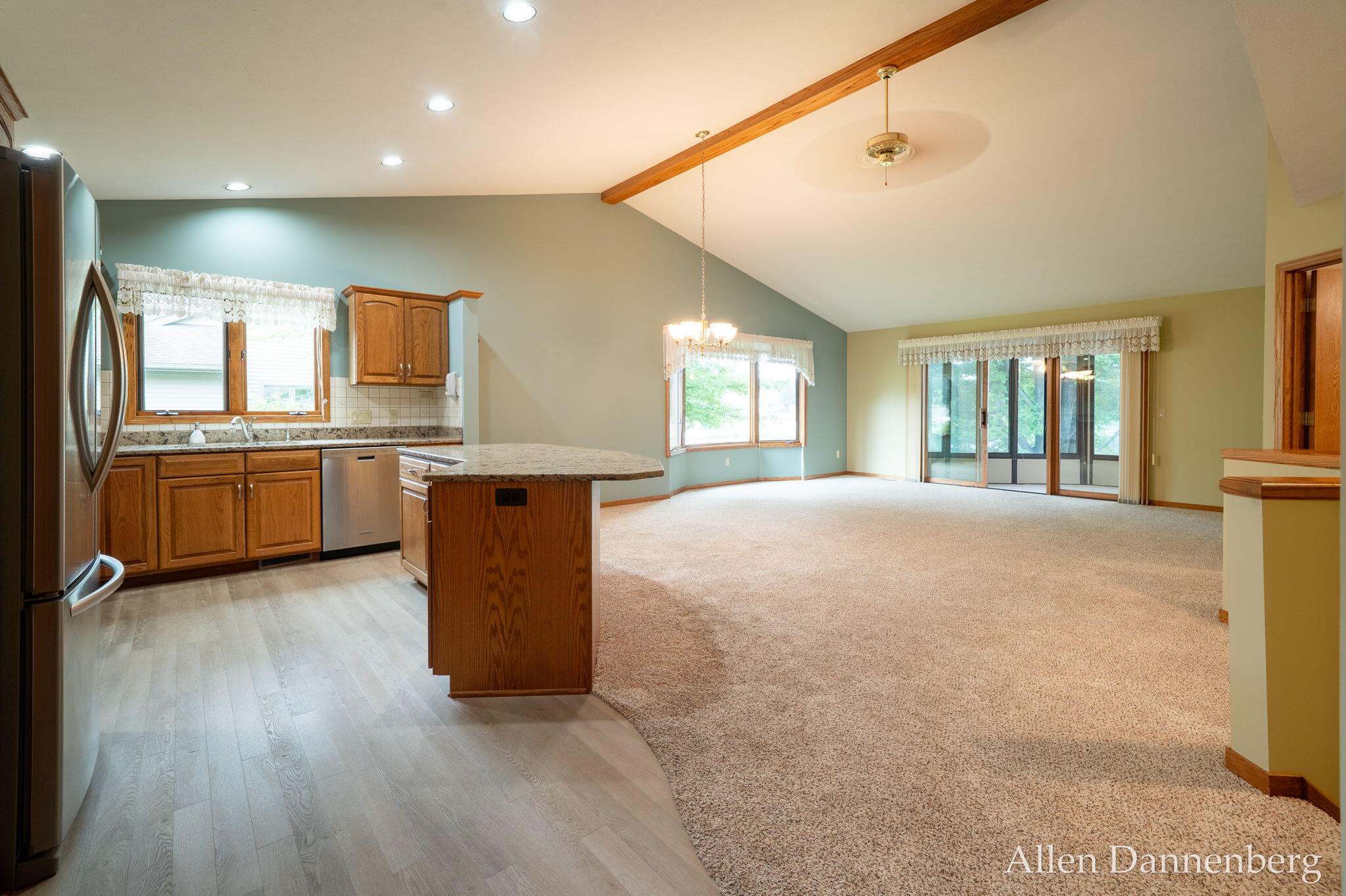 1946 Lakeview Drive Zeeland MI 49464