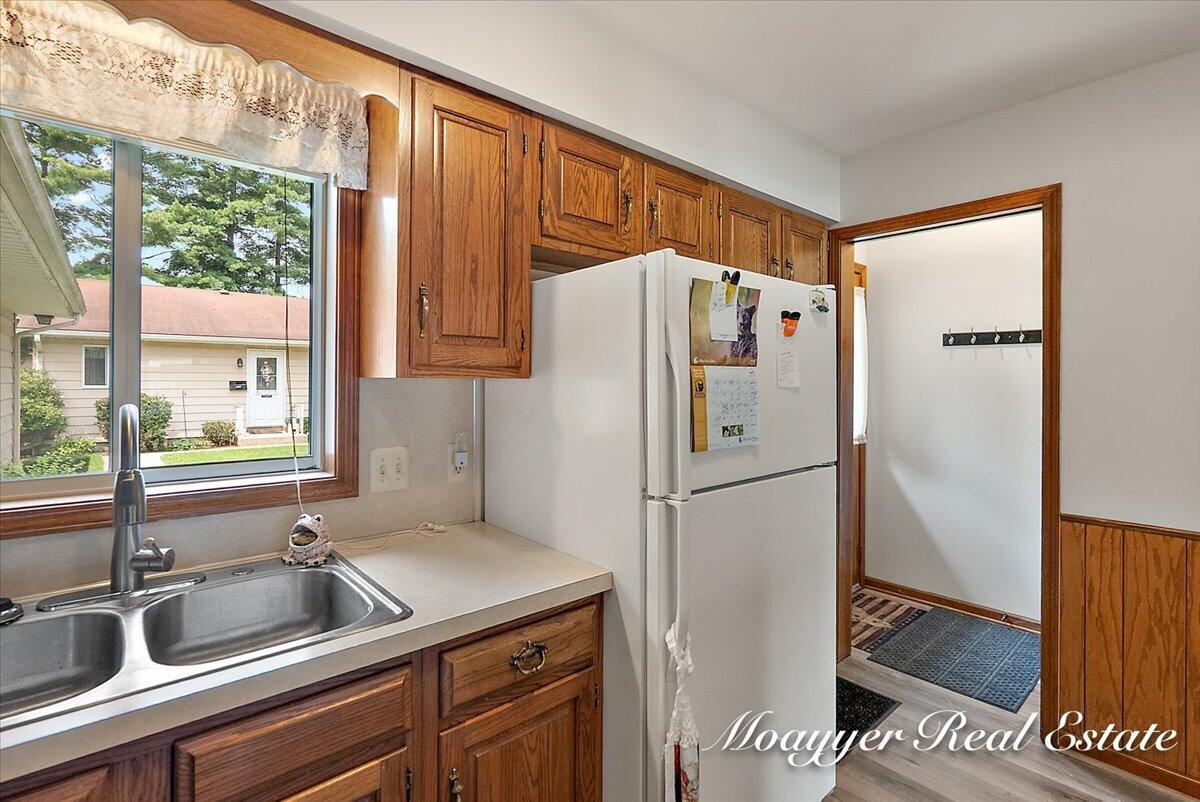 5891 Leisure S Drive SE Grand Rapids MI 49548