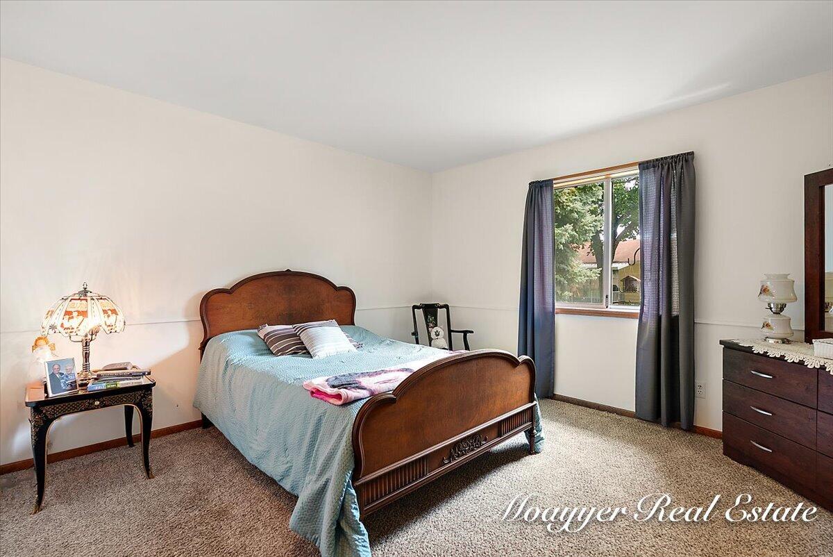 5891 Leisure S Drive SE Grand Rapids MI 49548