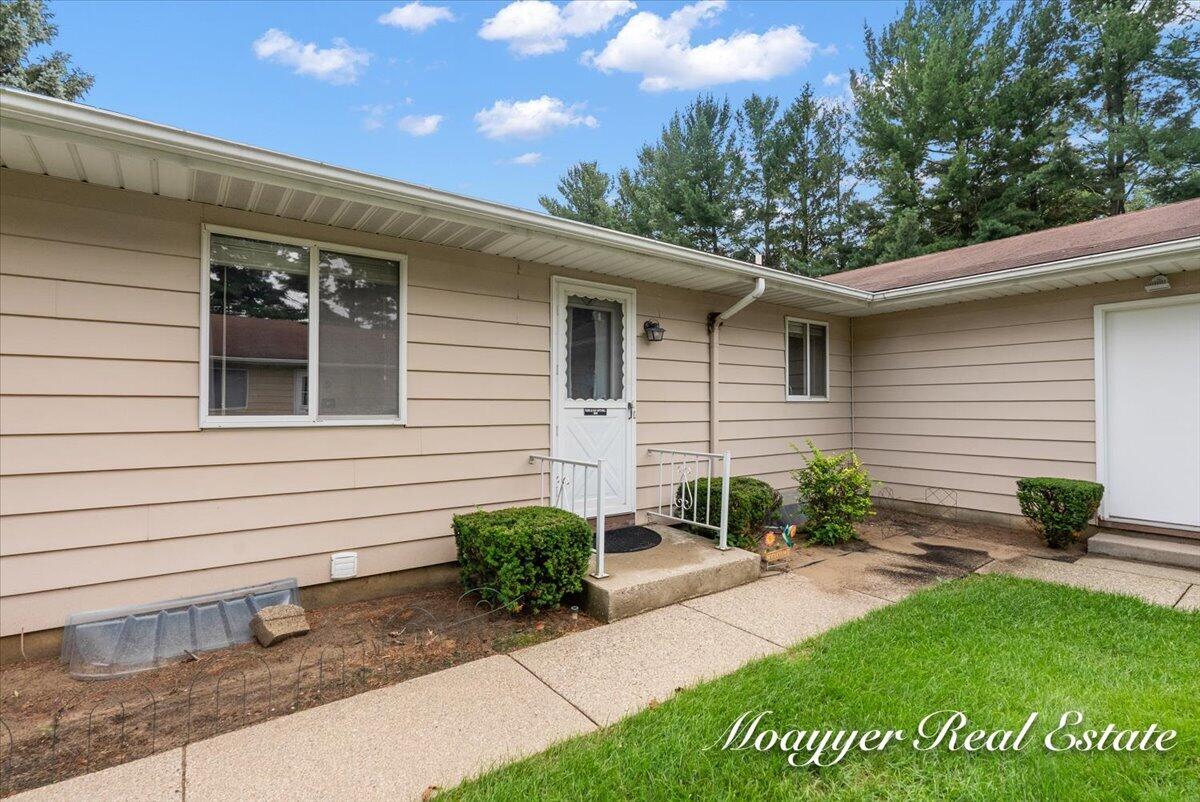 5891 Leisure S Drive SE Grand Rapids MI 49548
