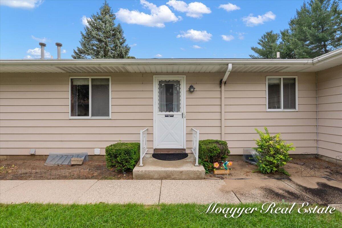 5891 Leisure S Drive SE Grand Rapids MI 49548
