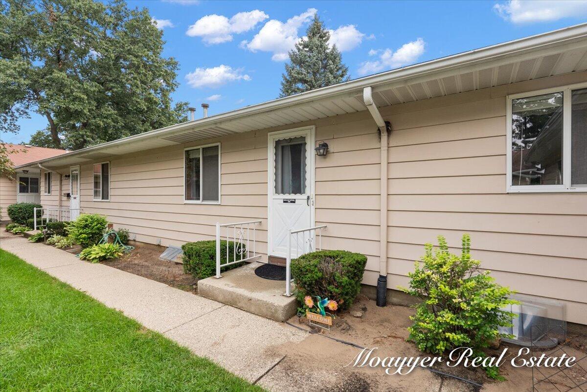 5891 Leisure S Drive SE Grand Rapids MI 49548