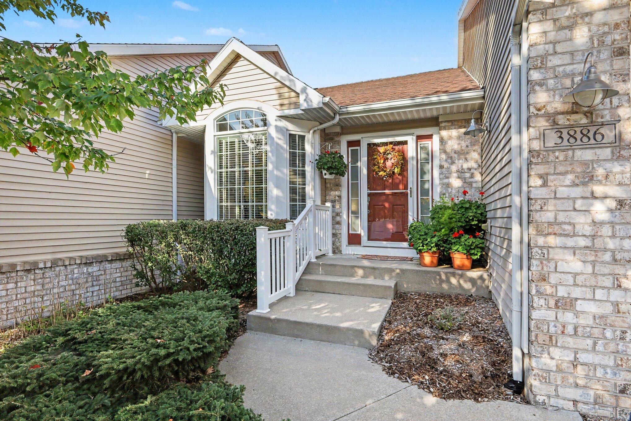 3886 Pemberton Drive SE Grand Rapids MI 49508