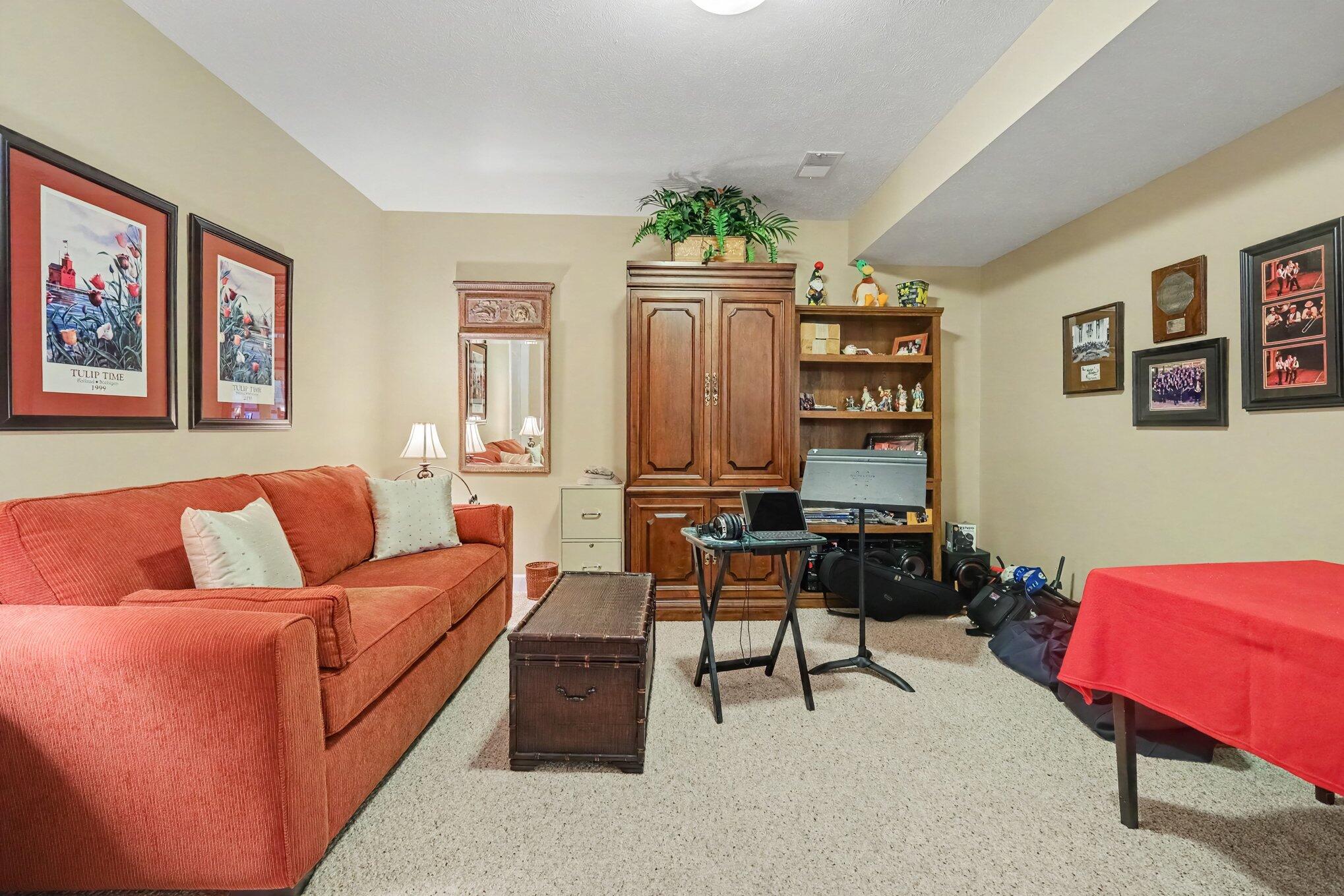 3886 Pemberton Drive SE Grand Rapids MI 49508