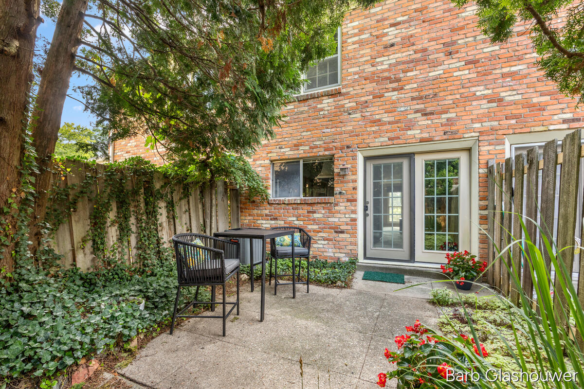 2519 Abbington Drive SE Grand Rapids MI 49506