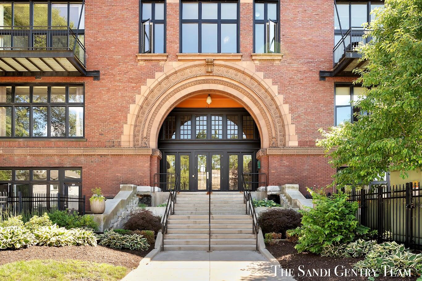 600 Broadway Avenue NW Grand Rapids MI 49504