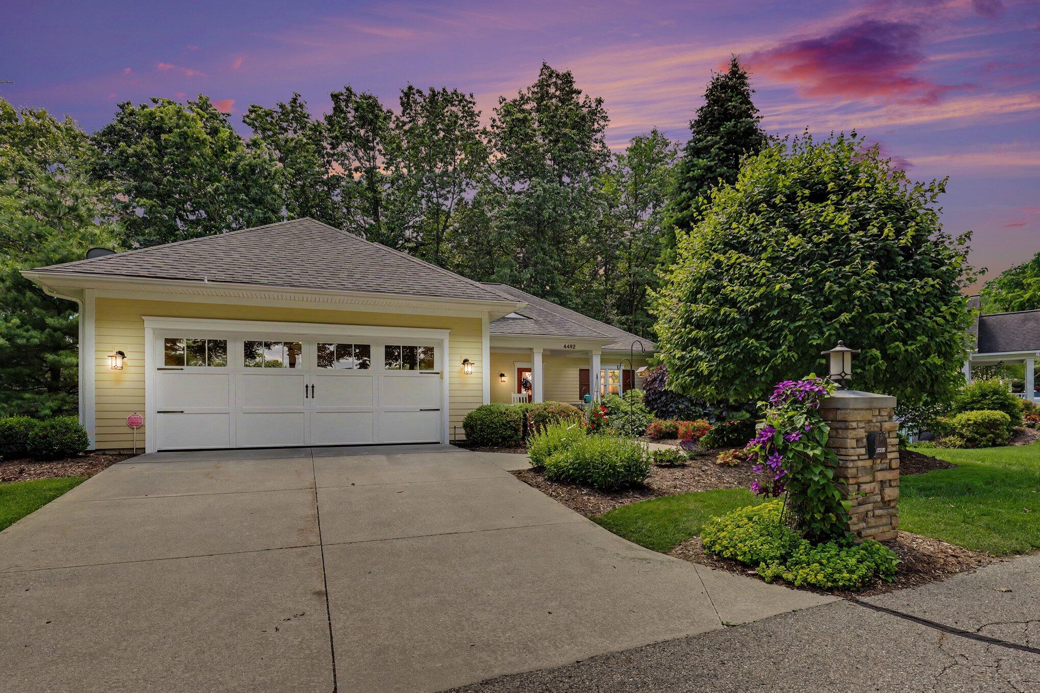 4492 Oak Arbor Drive NE Grand Rapids MI 49525