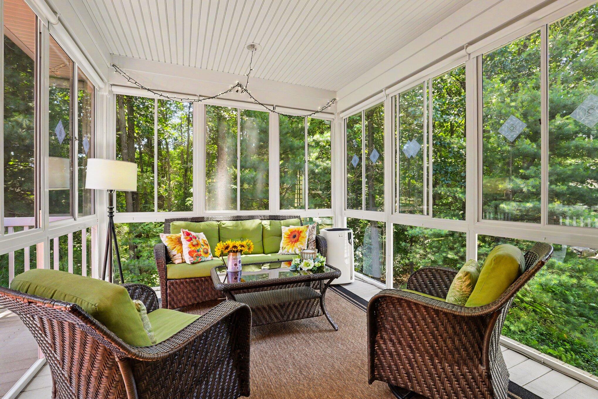 4492 Oak Arbor Drive NE Grand Rapids MI 49525