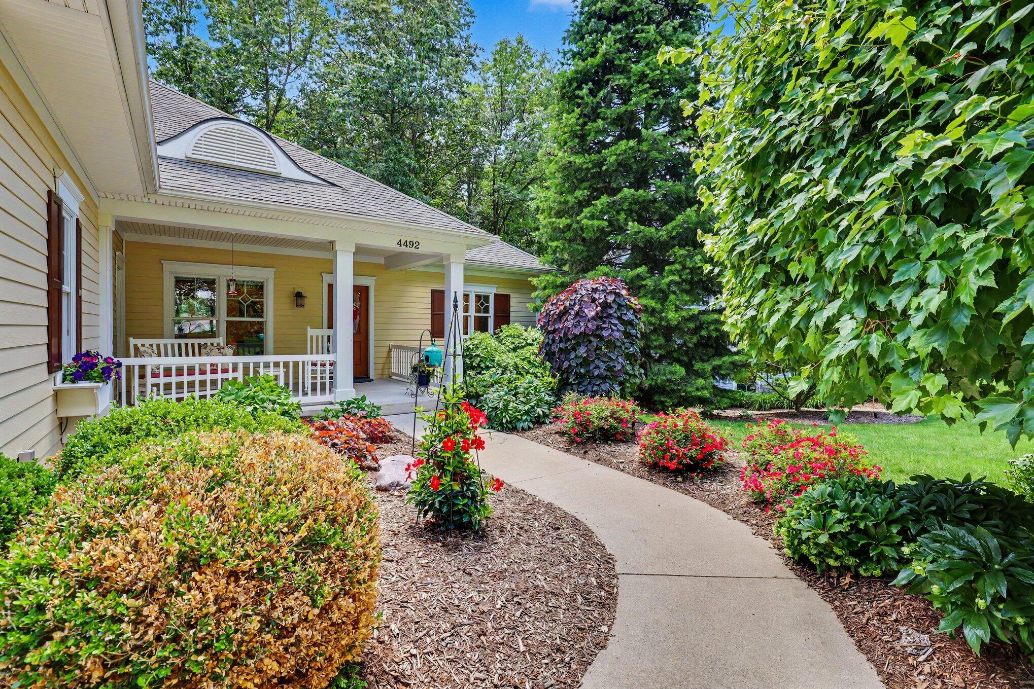 4492 Oak Arbor Drive NE Grand Rapids MI 49525