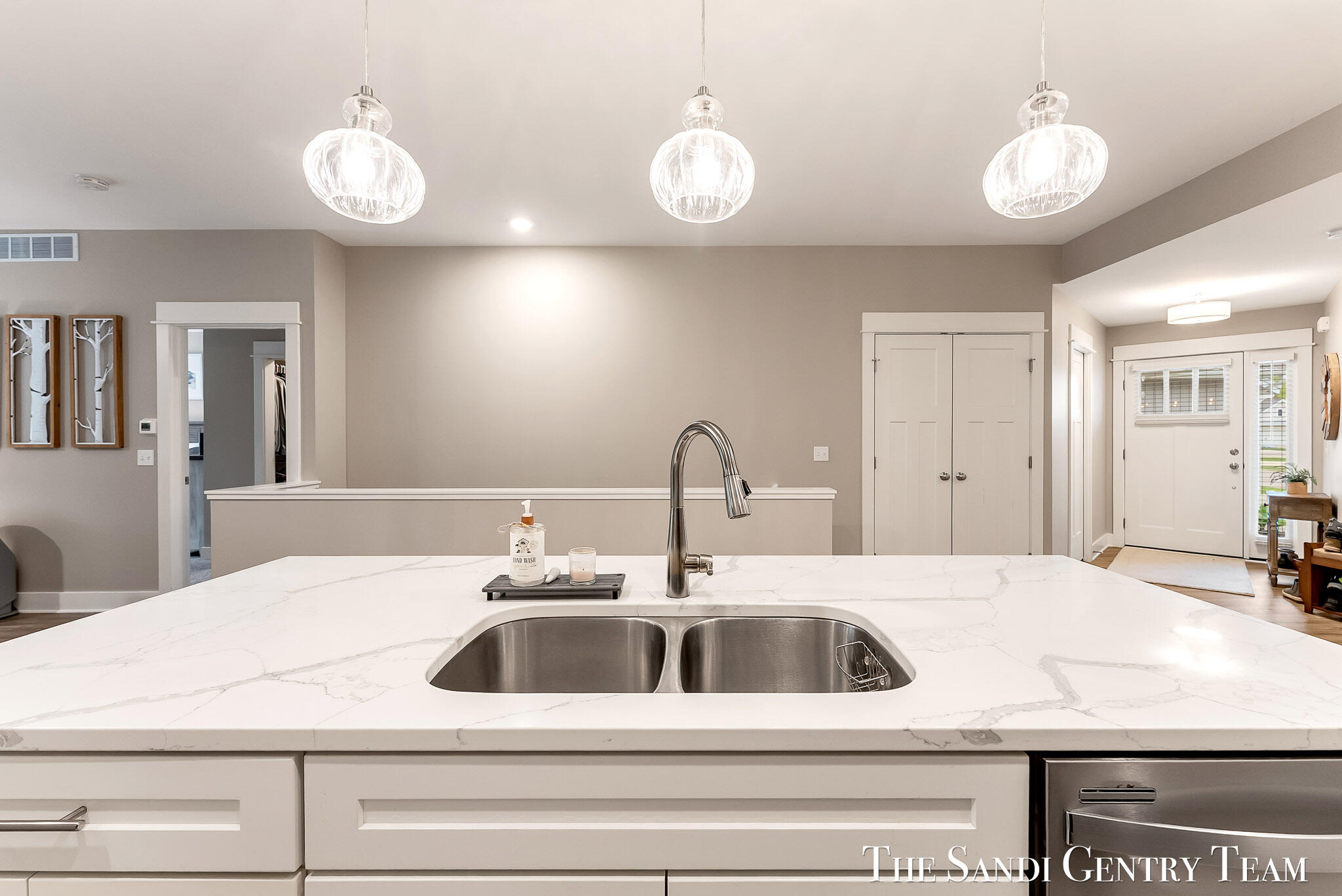 562 Riverbank Circle Zeeland MI 49464