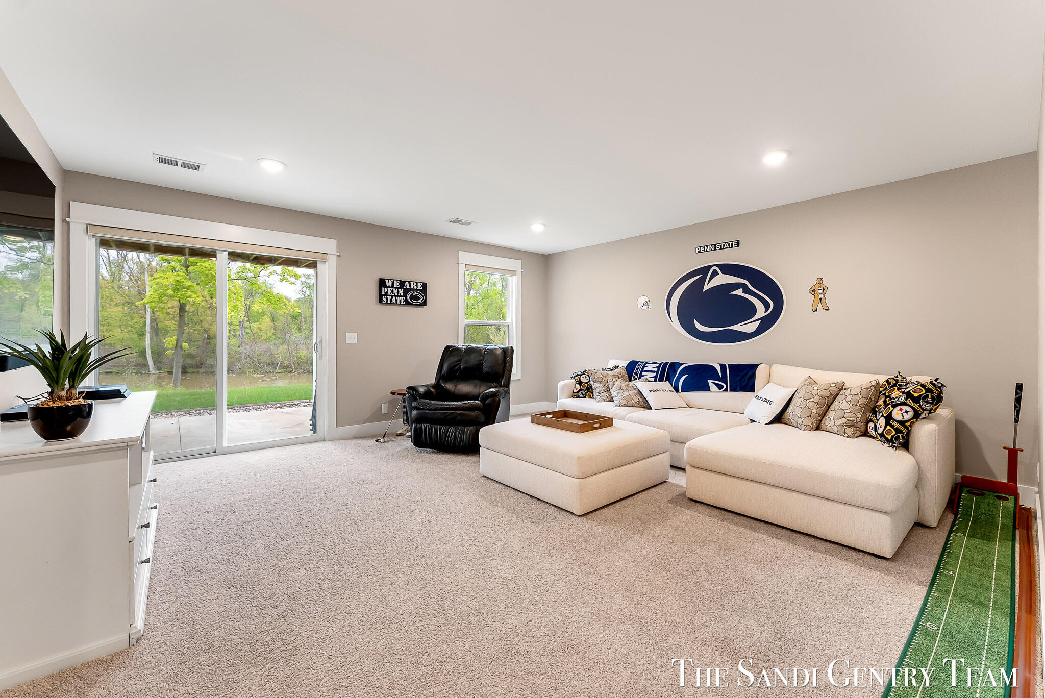 562 Riverbank Circle Zeeland MI 49464