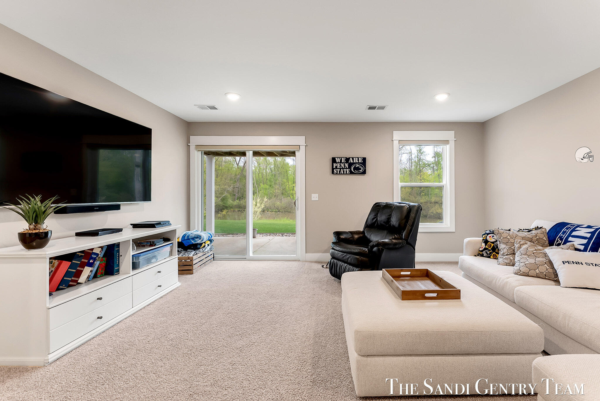 562 Riverbank Circle Zeeland MI 49464