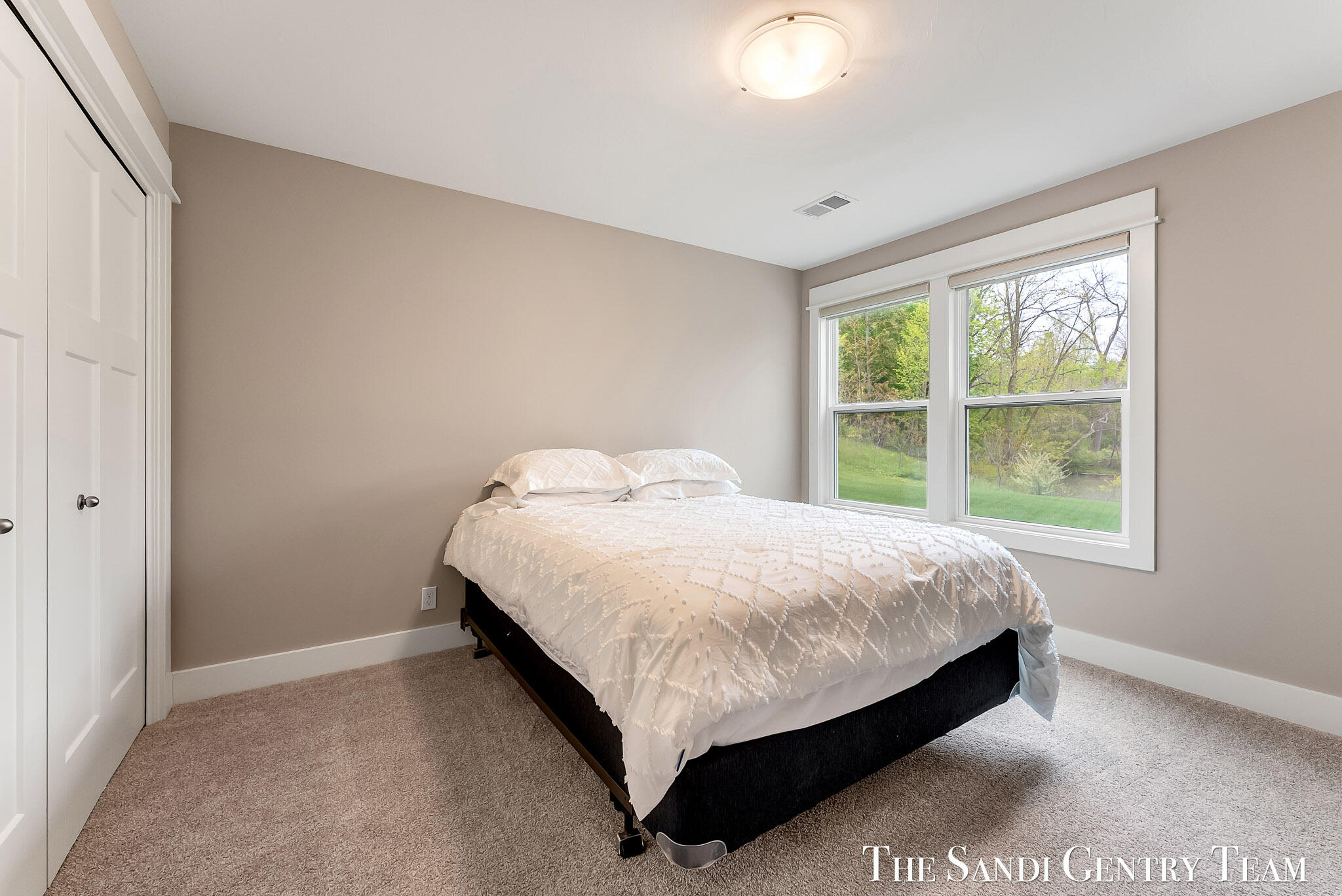 562 Riverbank Circle Zeeland MI 49464