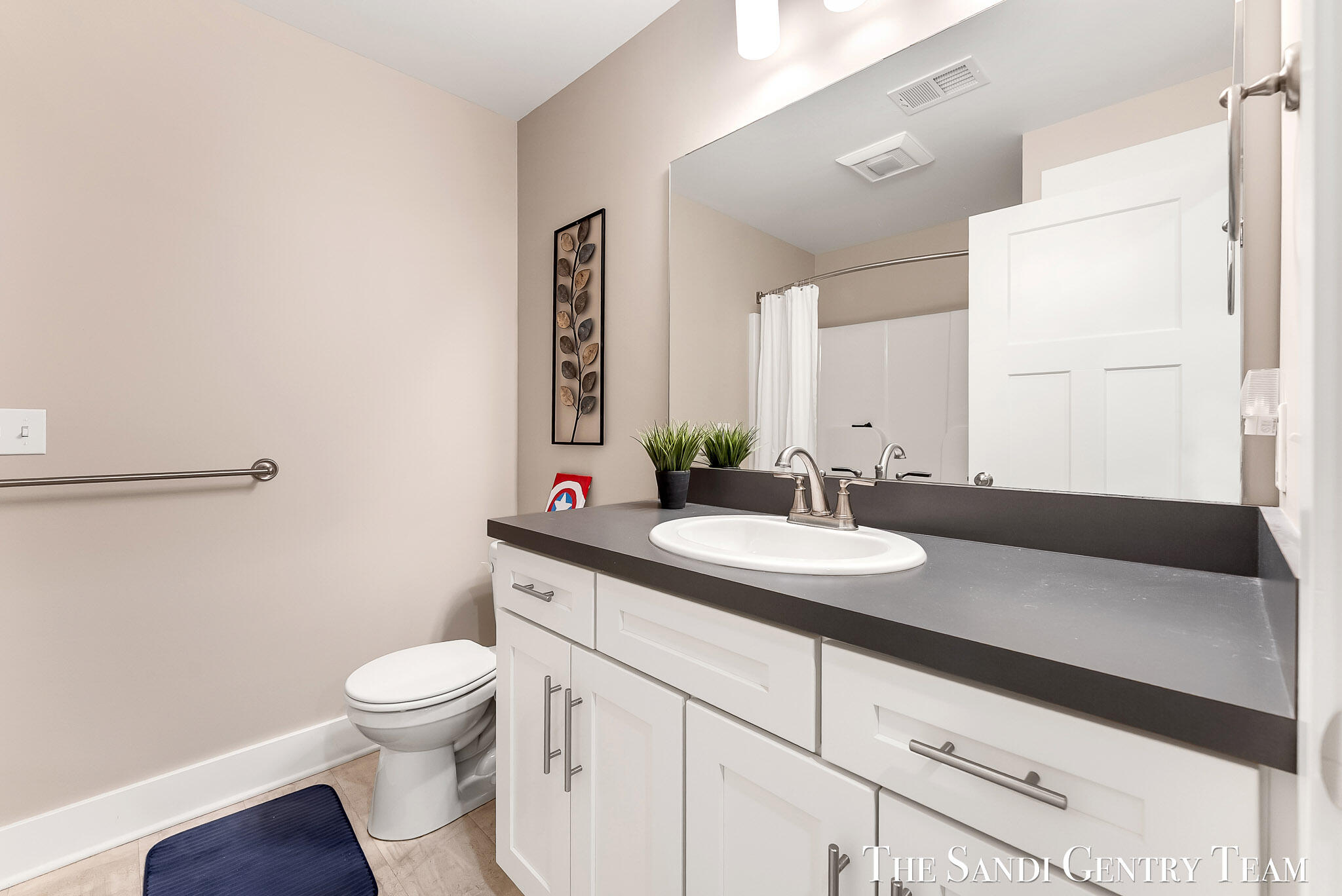 562 Riverbank Circle Zeeland MI 49464