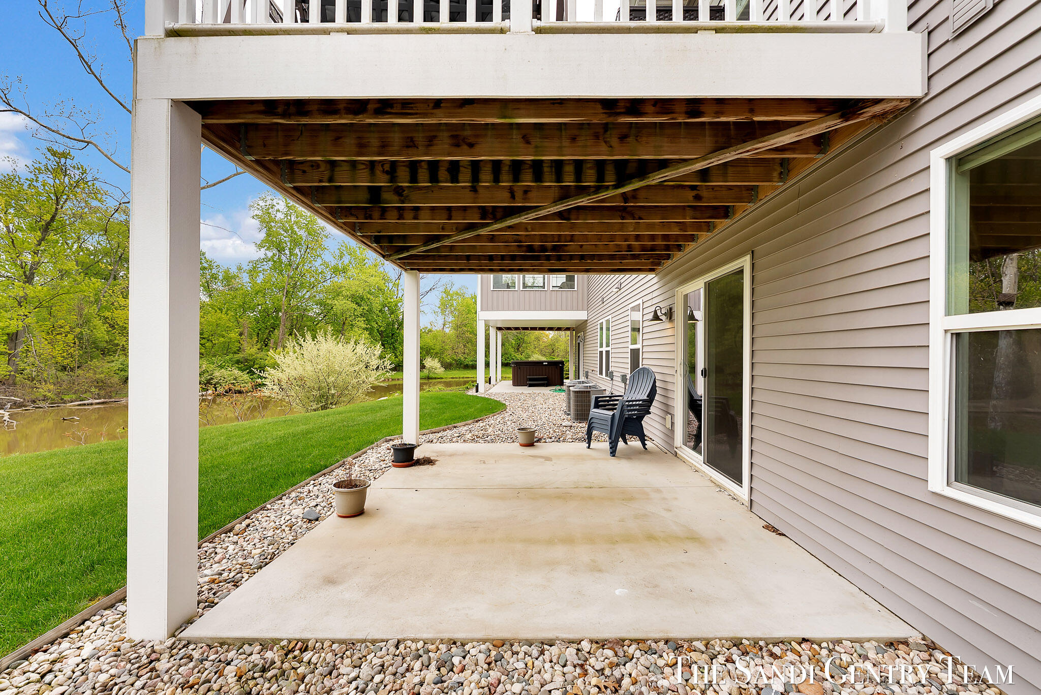 562 Riverbank Circle Zeeland MI 49464