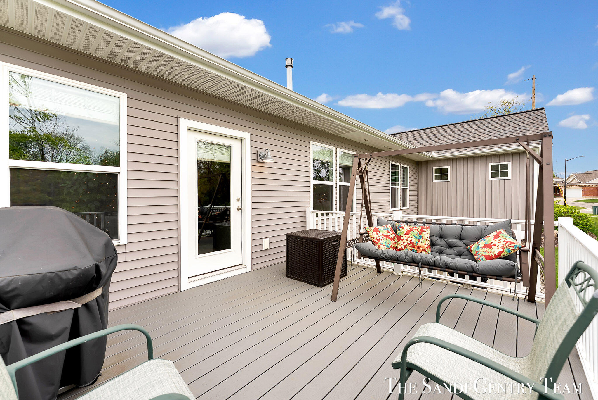 562 Riverbank Circle Zeeland MI 49464