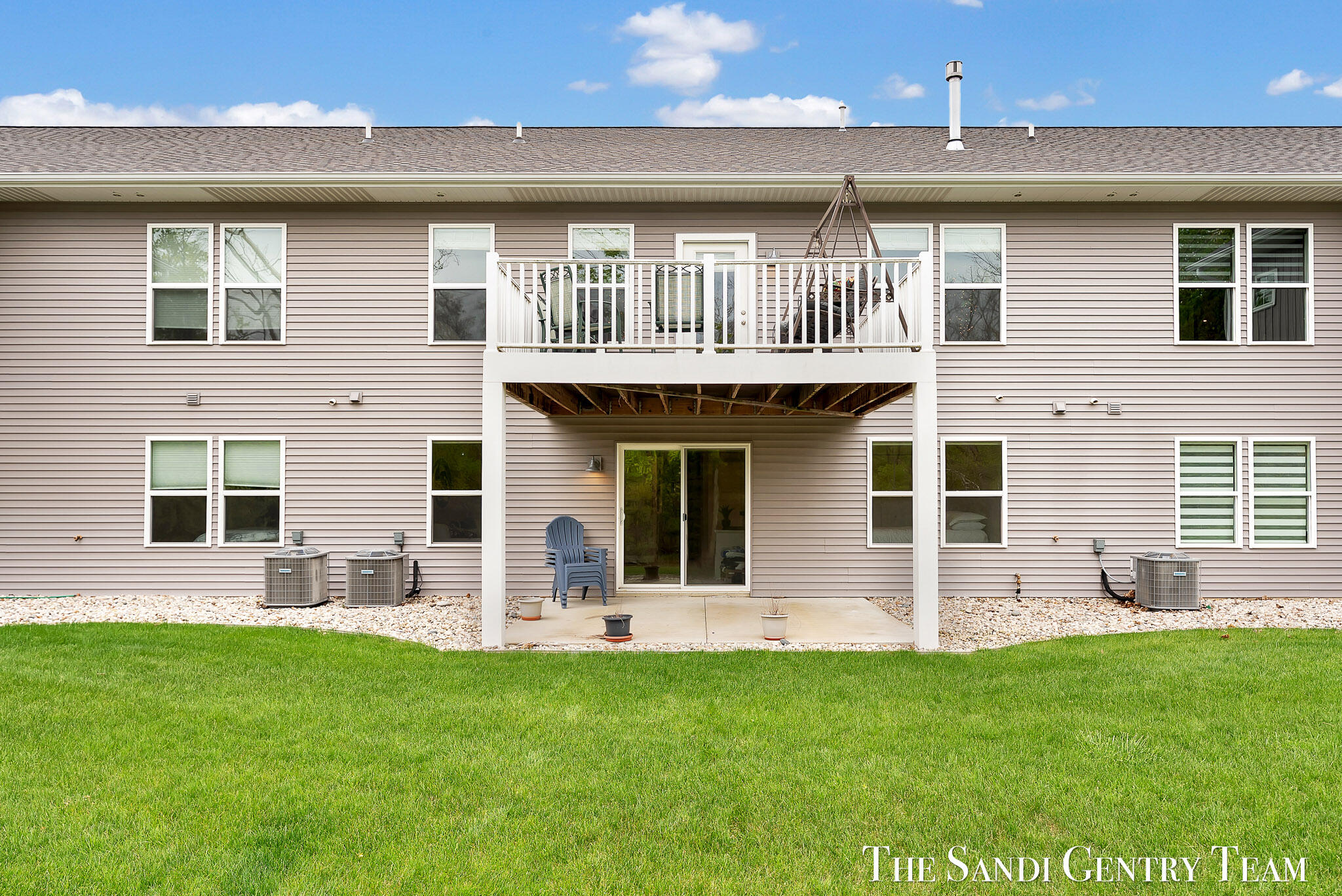 562 Riverbank Circle Zeeland MI 49464