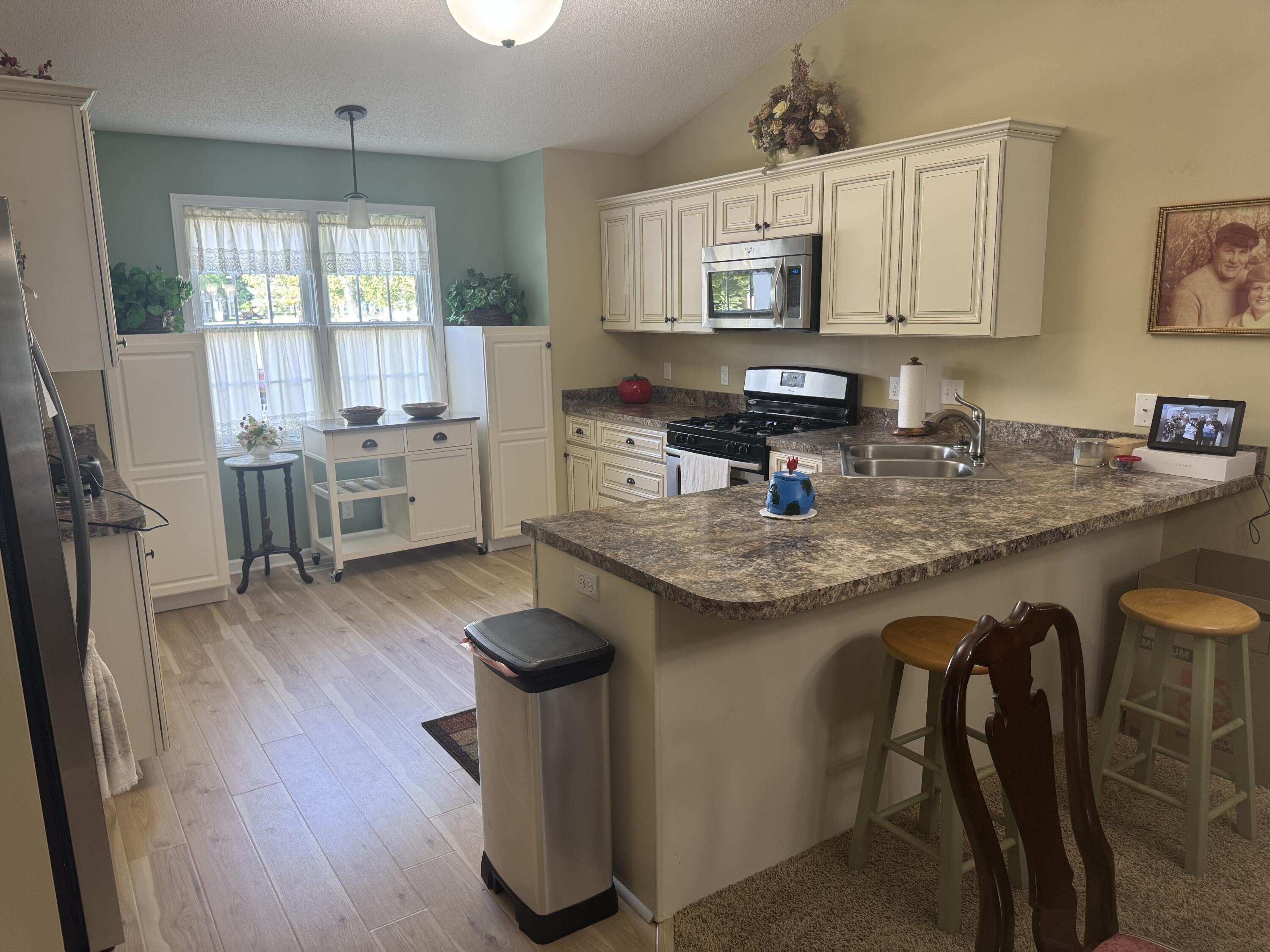 2143 Rosewood Lane Muskegon MI 49441