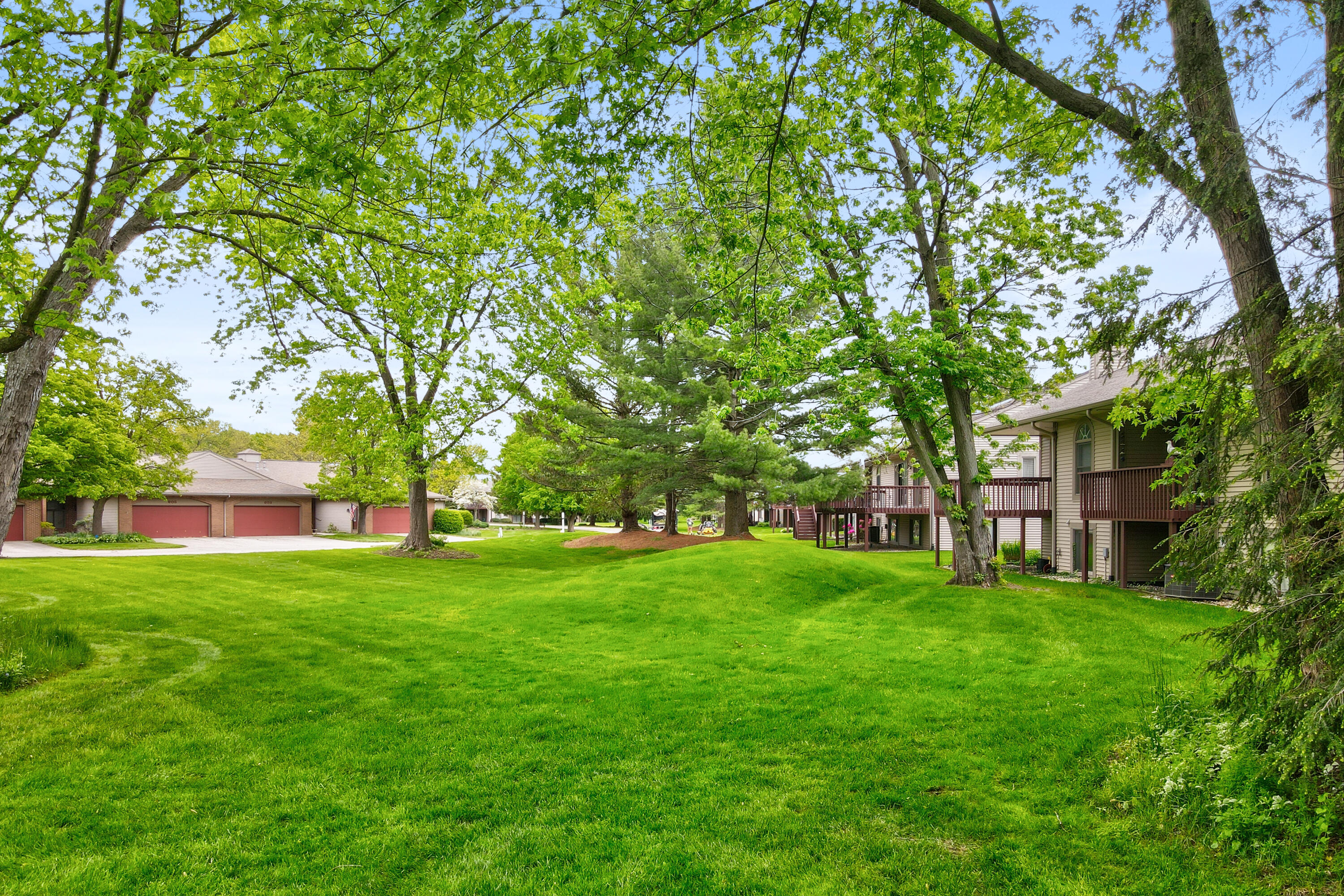 643 Crestview Street Holland MI 49423