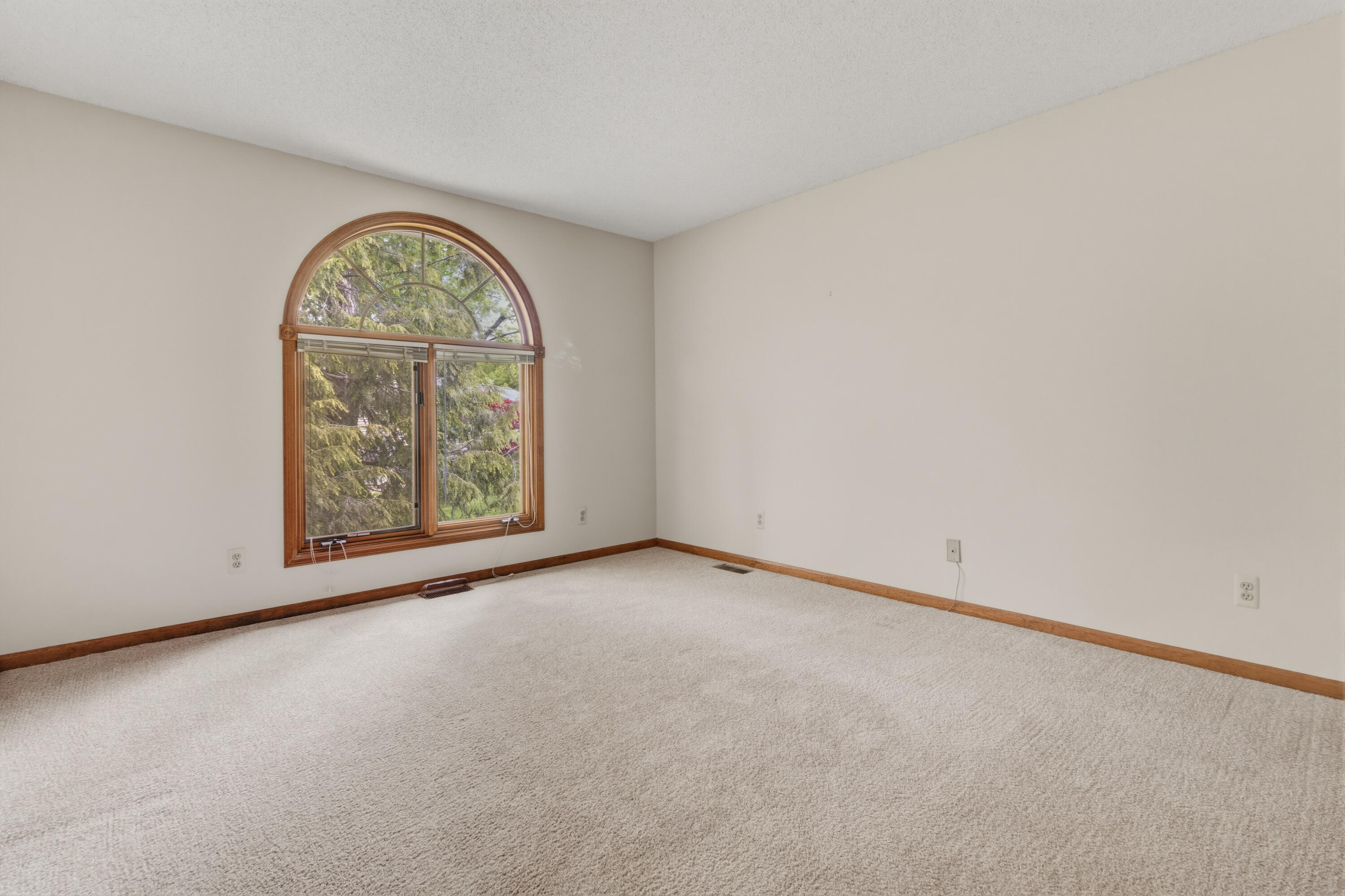 643 Crestview Street Holland MI 49423