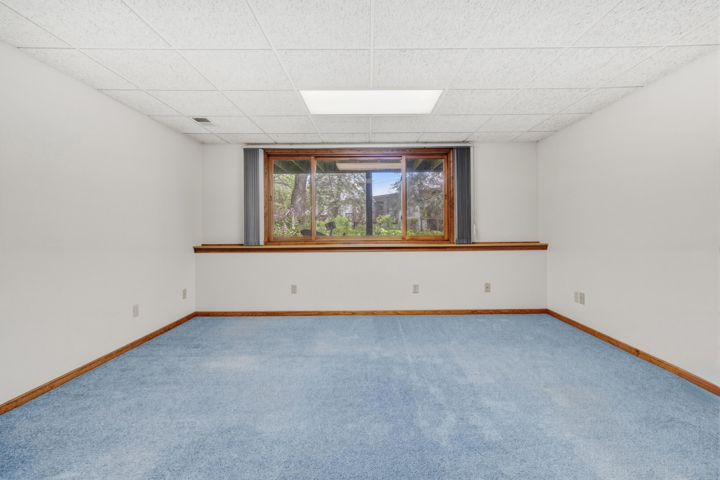 643 Crestview Street Holland MI 49423