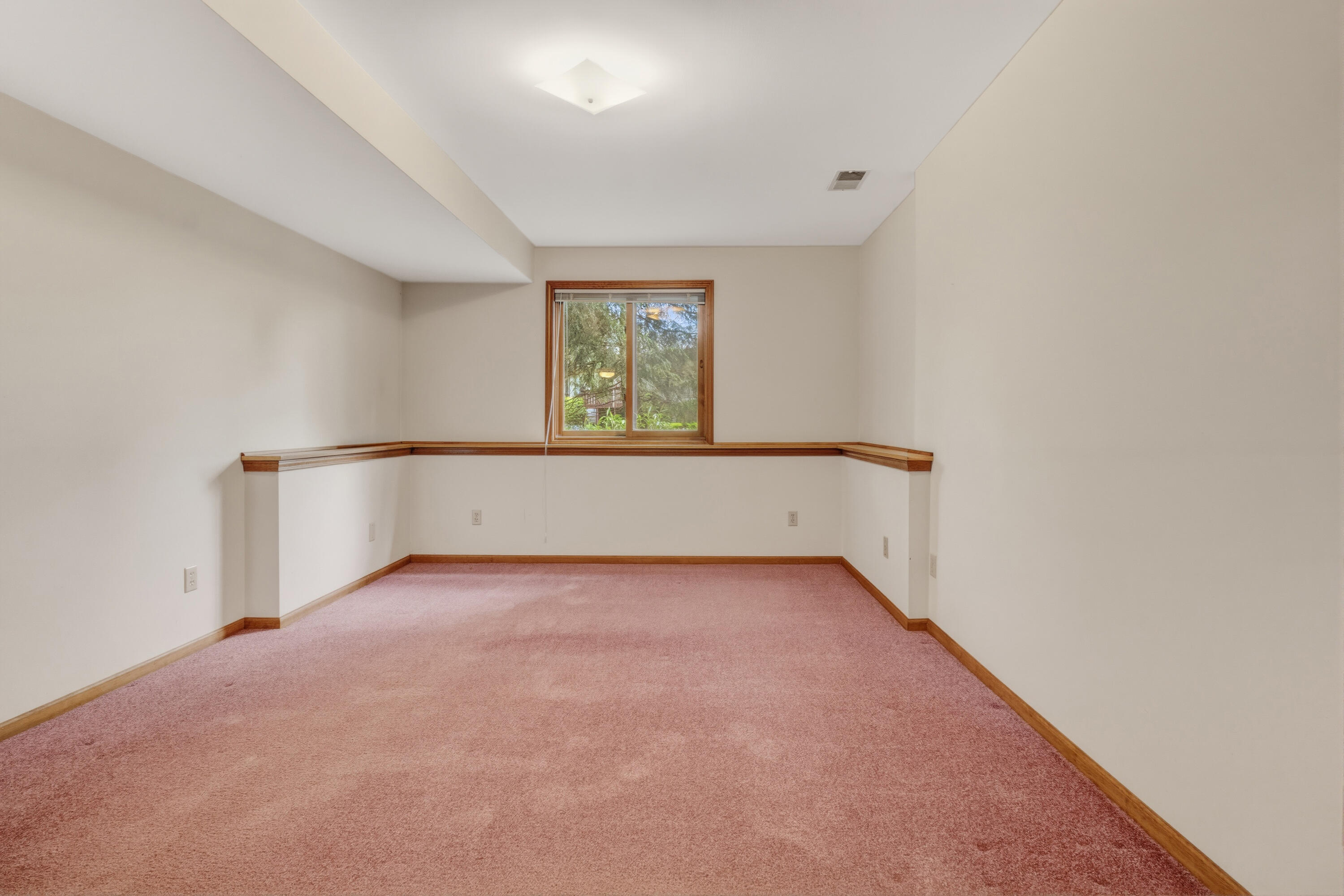 643 Crestview Street Holland MI 49423