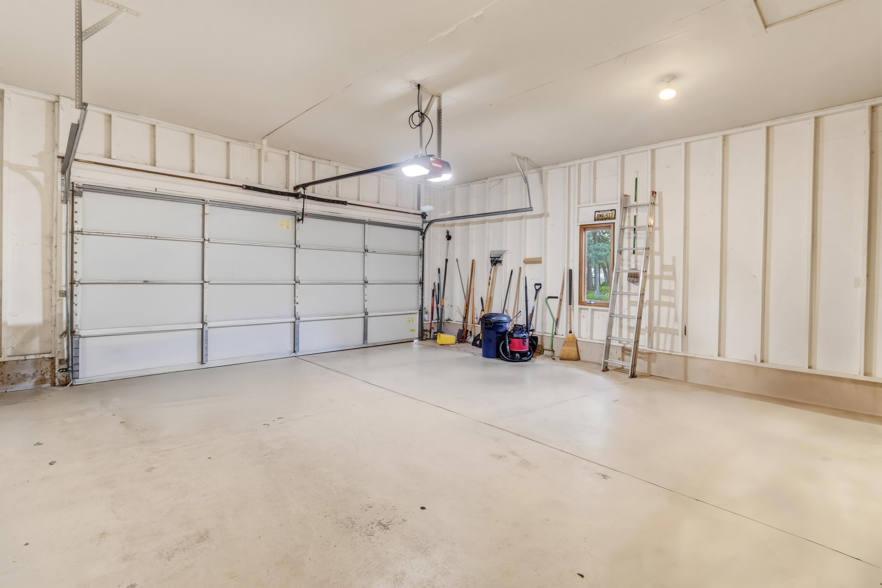643 Crestview Street Holland MI 49423