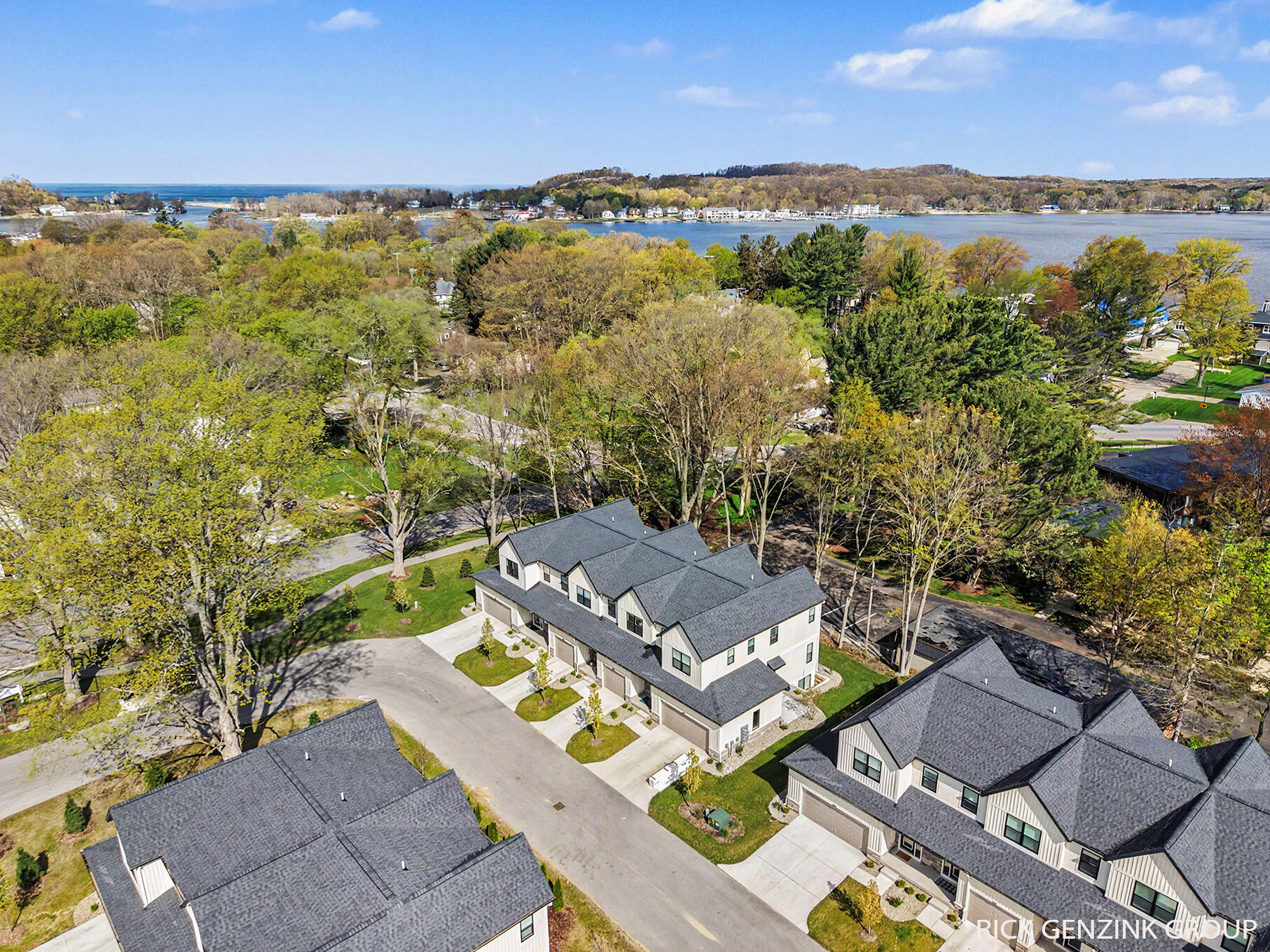 1993 N Shorewood Lane Holland MI 49423
