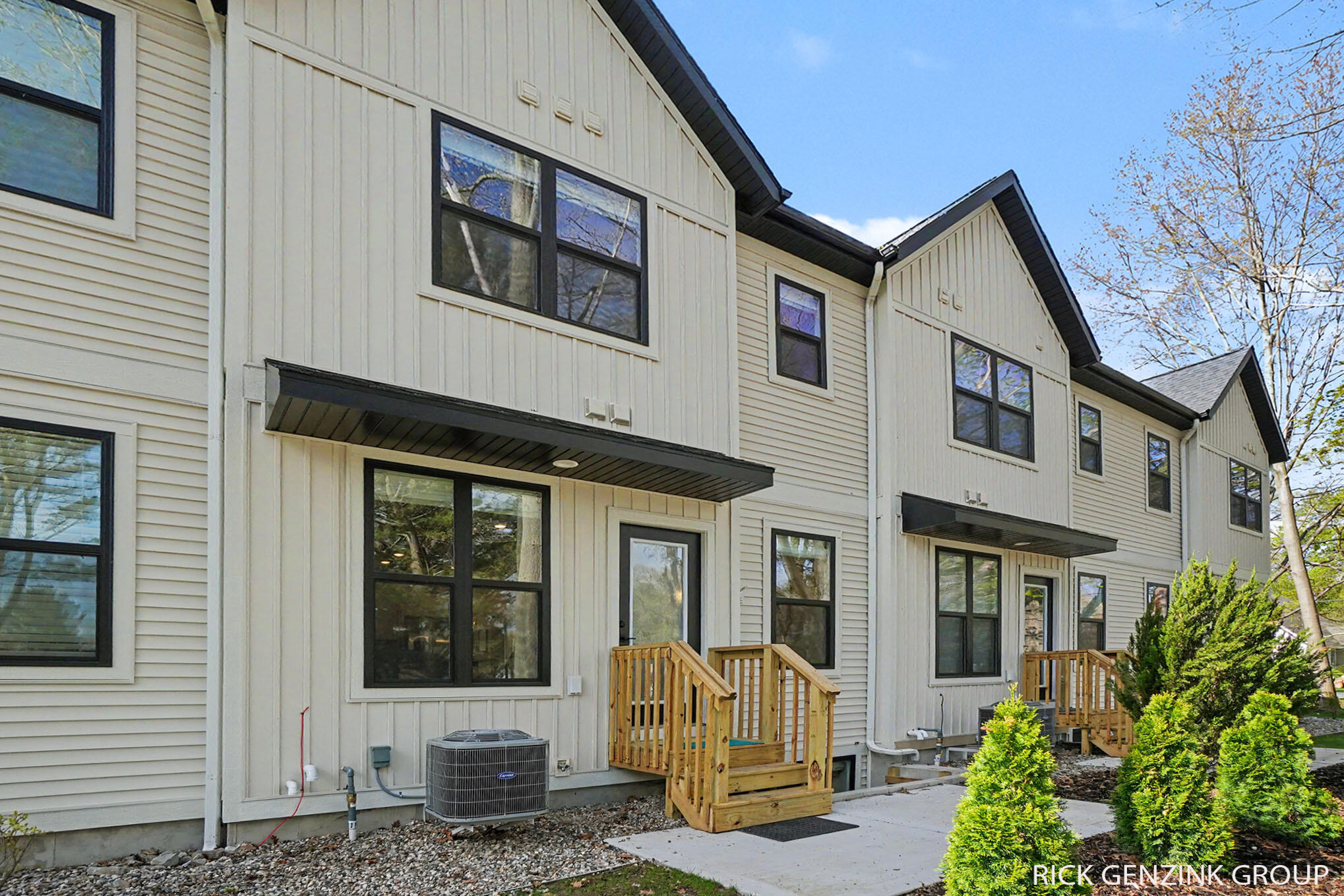 1993 N Shorewood Lane Holland MI 49423