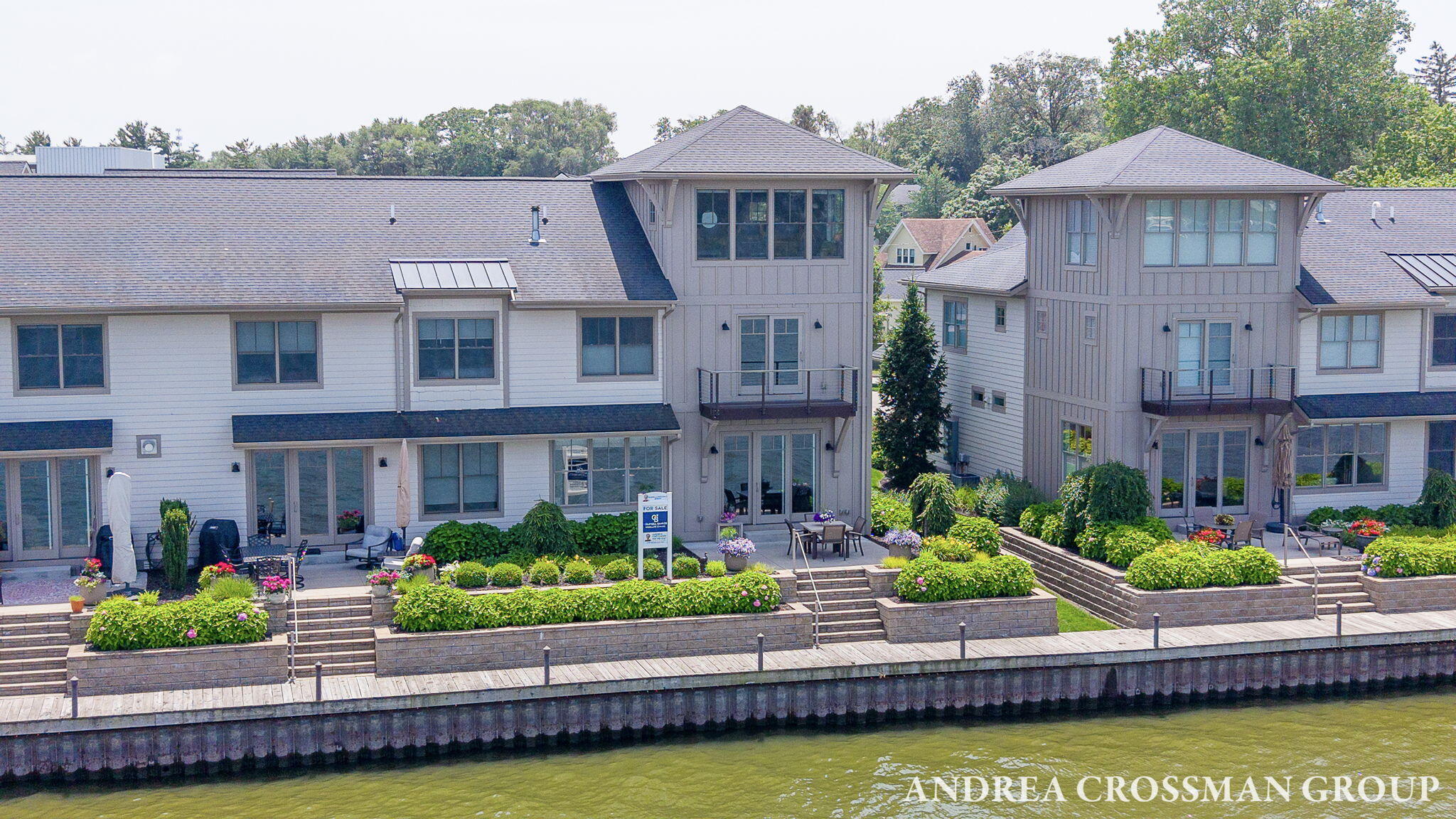 543 Macatawa Avenue Holland MI 49423