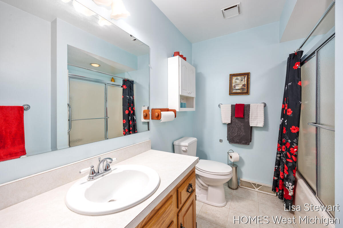 5951 Leisure South Drive SE Grand Rapids MI 49548