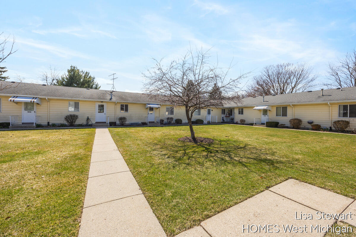 5951 Leisure South Drive SE Grand Rapids MI 49548