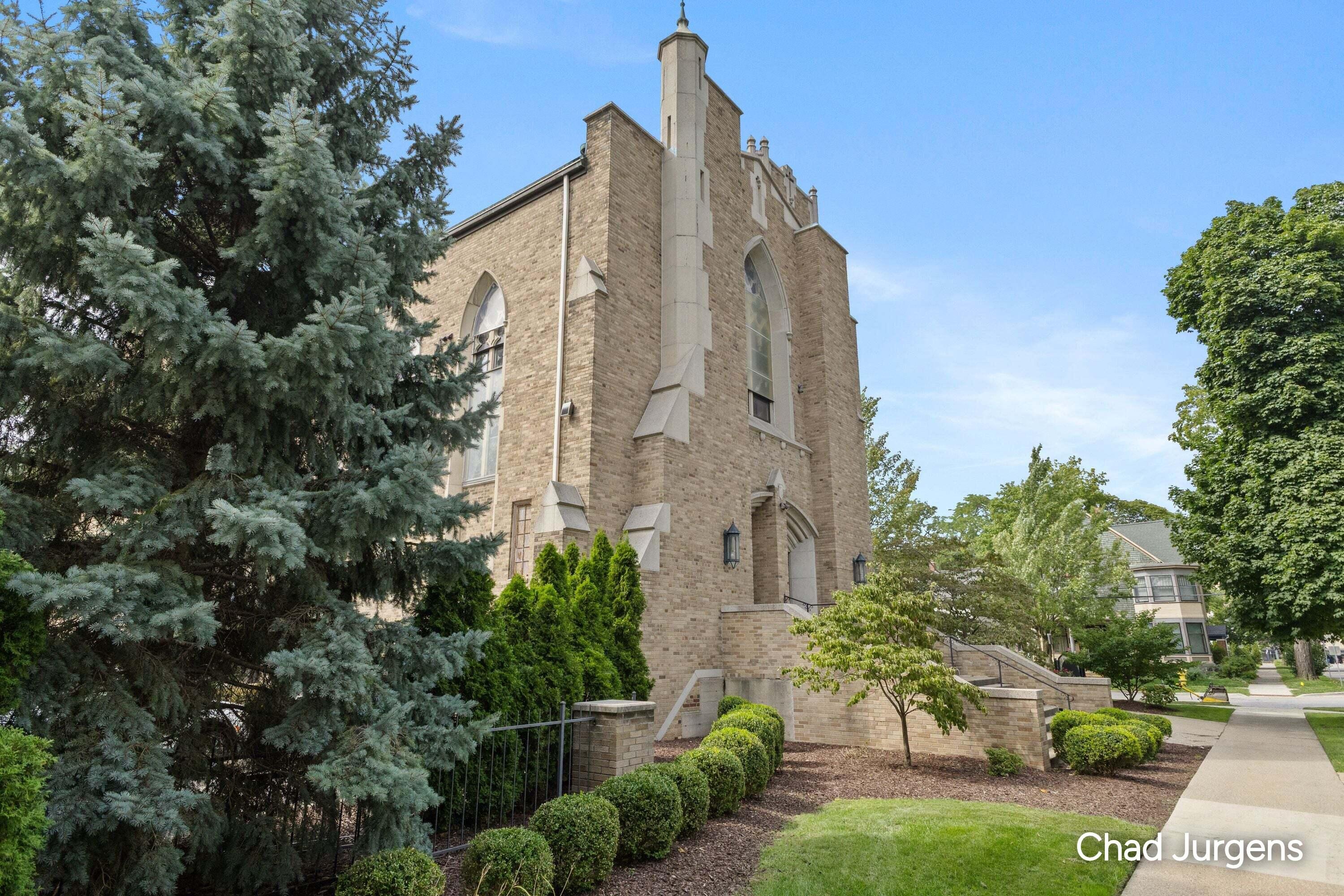 253 Prospect Avenue NE Grand Rapids MI 49503